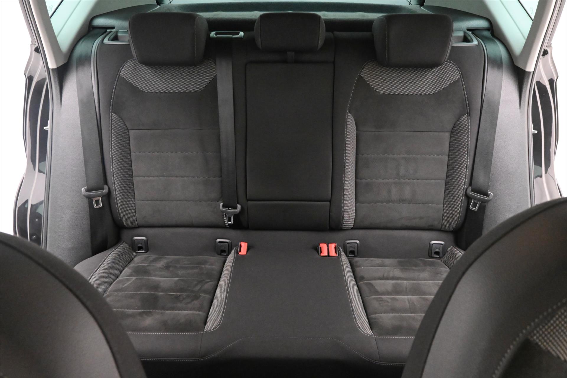 Hlavní fotografie vozu Seat Ateca 1,6 TDi 85kW ALCANTARA LED Záruka až 5 let (27)