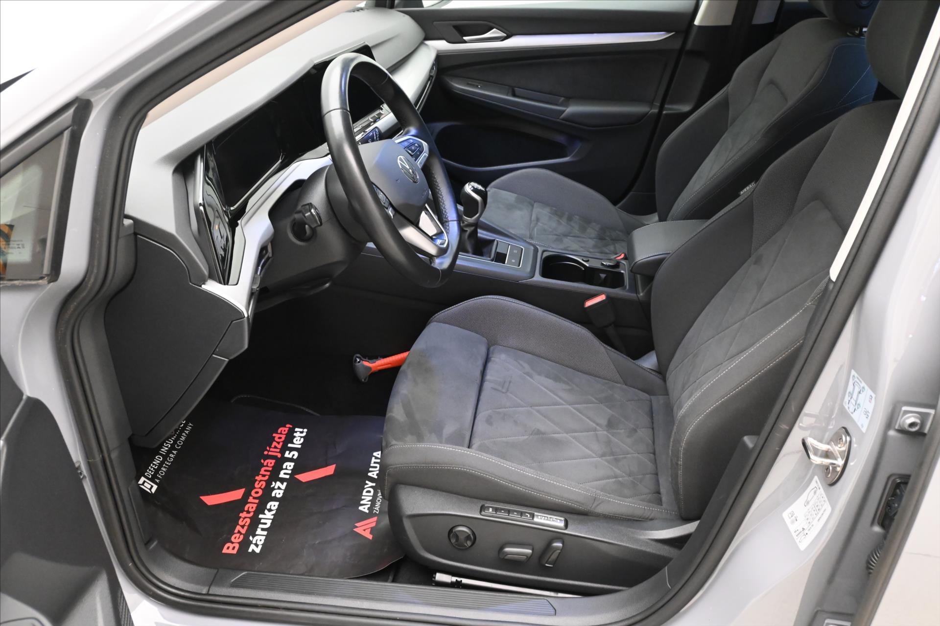Hlavní fotografie vozu Volkswagen Golf 1,5 TSI 96 kW Life Business Záruka až 5 let (13)