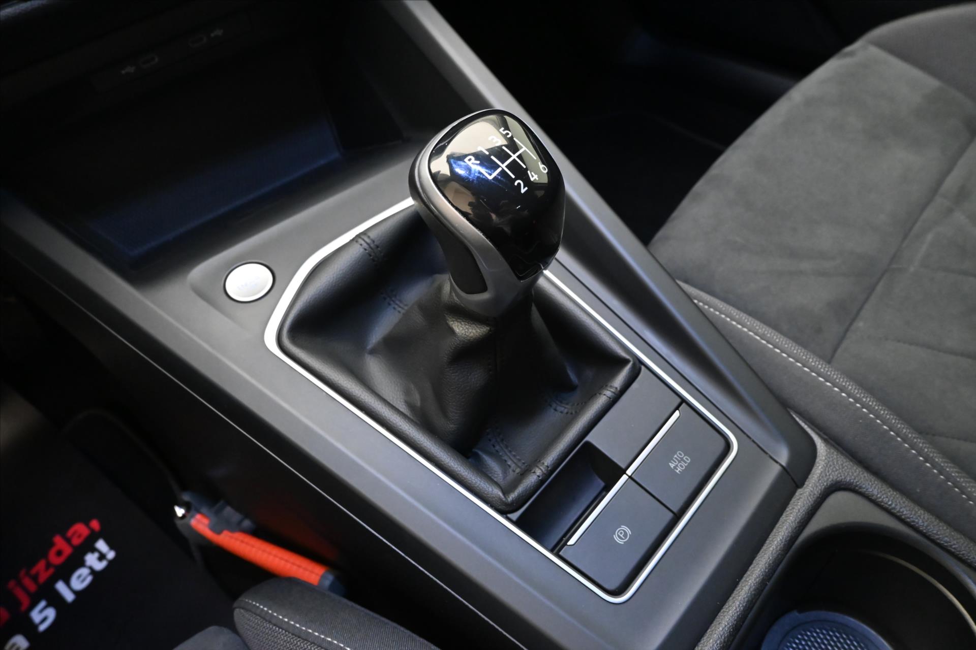 Hlavní fotografie vozu Volkswagen Golf 1,5 TSI 96 kW Life Business Záruka až 5 let (22)