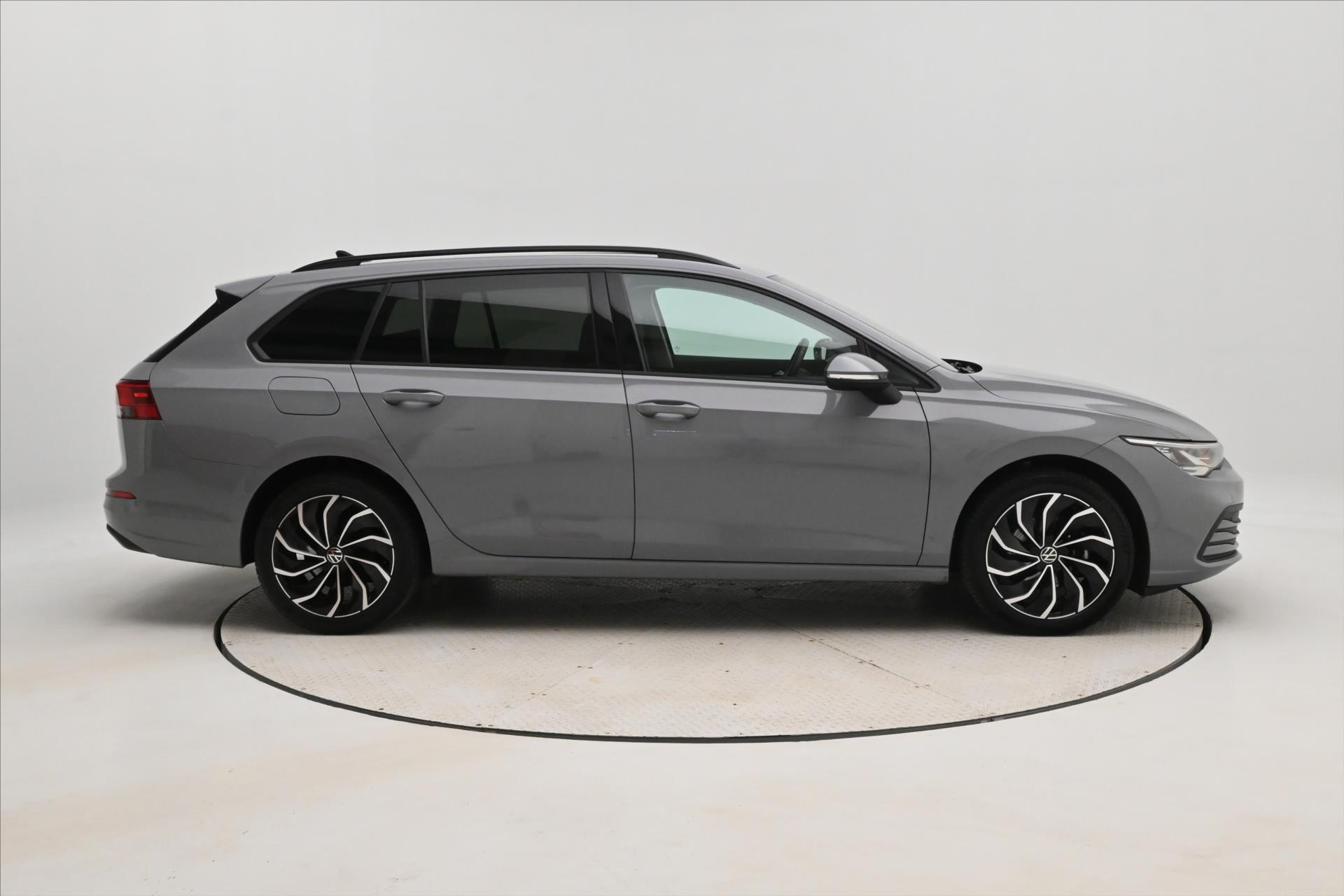 Hlavní fotografie vozu Volkswagen Golf 1,5 TSI 96 kW Life Business Záruka až 5 let (4)