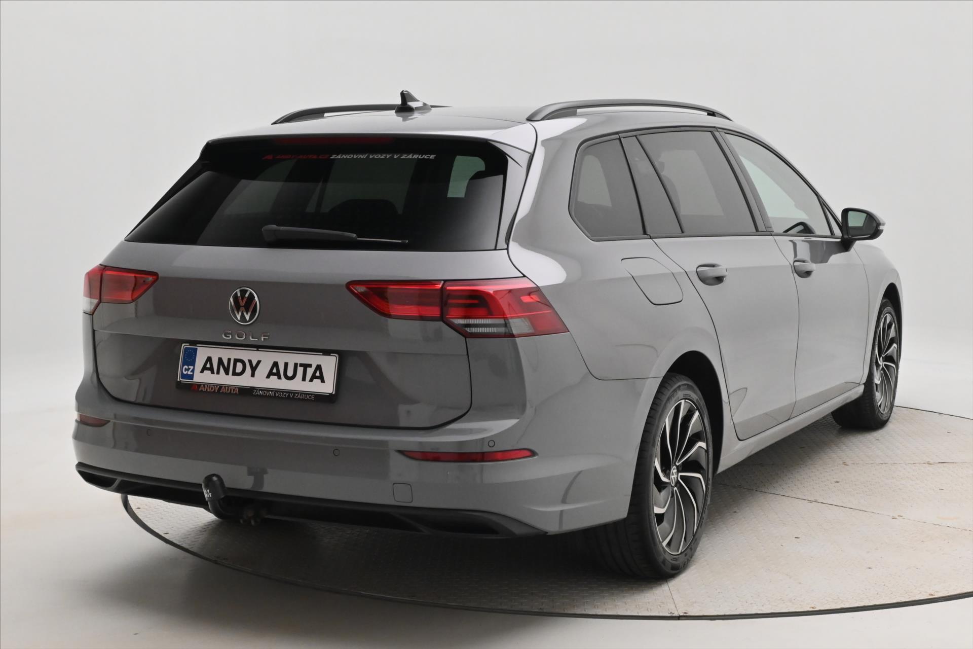Hlavní fotografie vozu Volkswagen Golf 1,5 TSI 96 kW Life Business Záruka až 5 let (5)