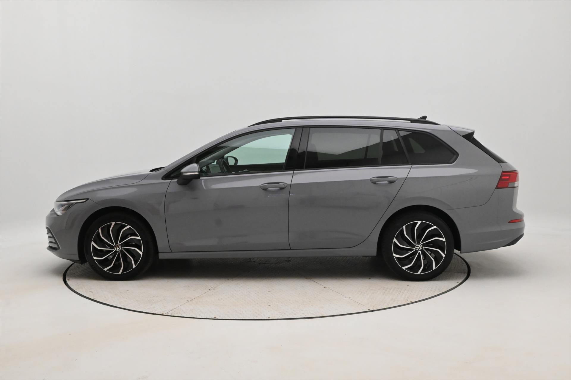 Hlavní fotografie vozu Volkswagen Golf 1,5 TSI 96 kW Life Business Záruka až 5 let (8)