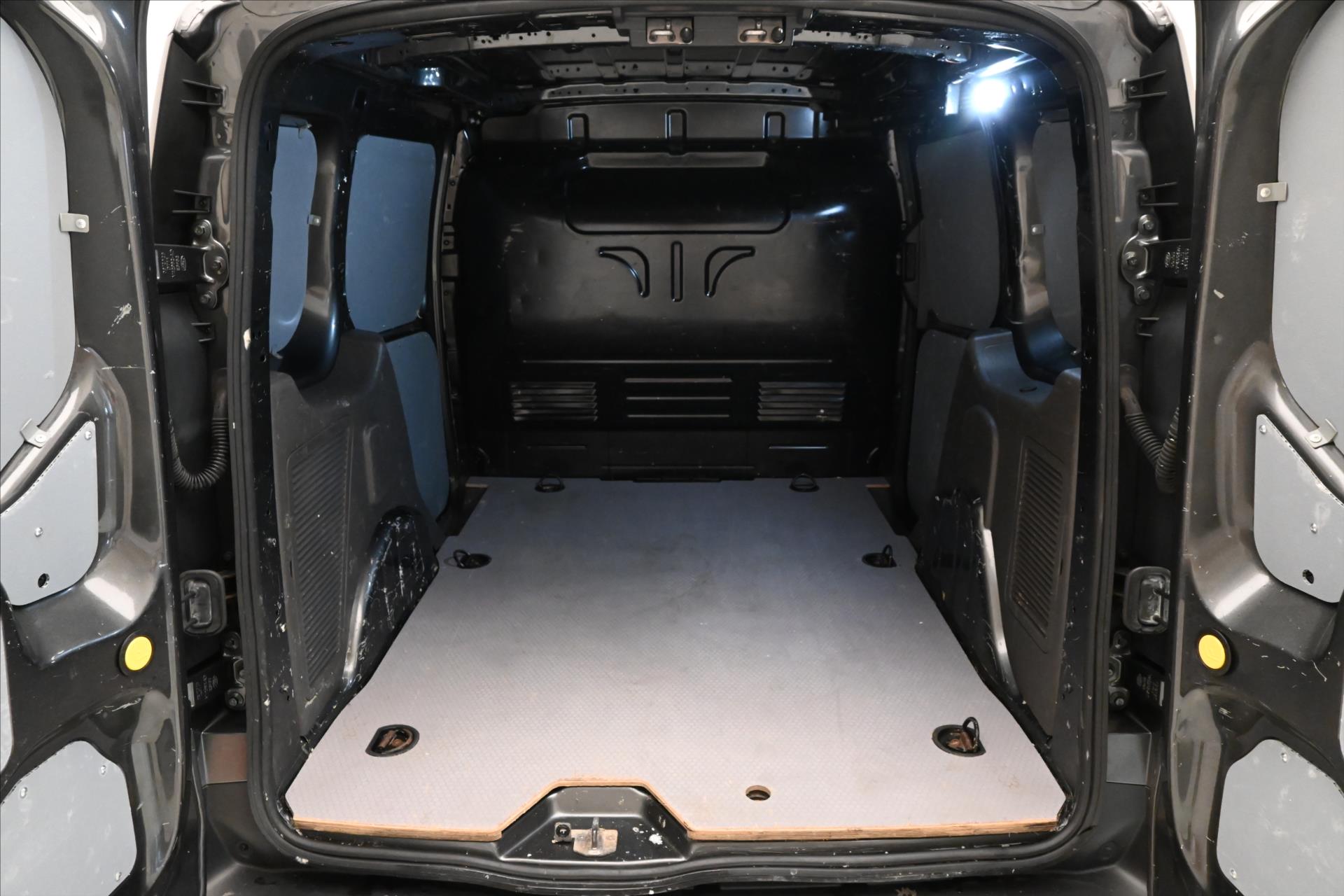 Hlavní fotografie vozu Ford Transit Connect 1,5 TDCI 76 kW Ecoblue Záruka až 5 let (11)
