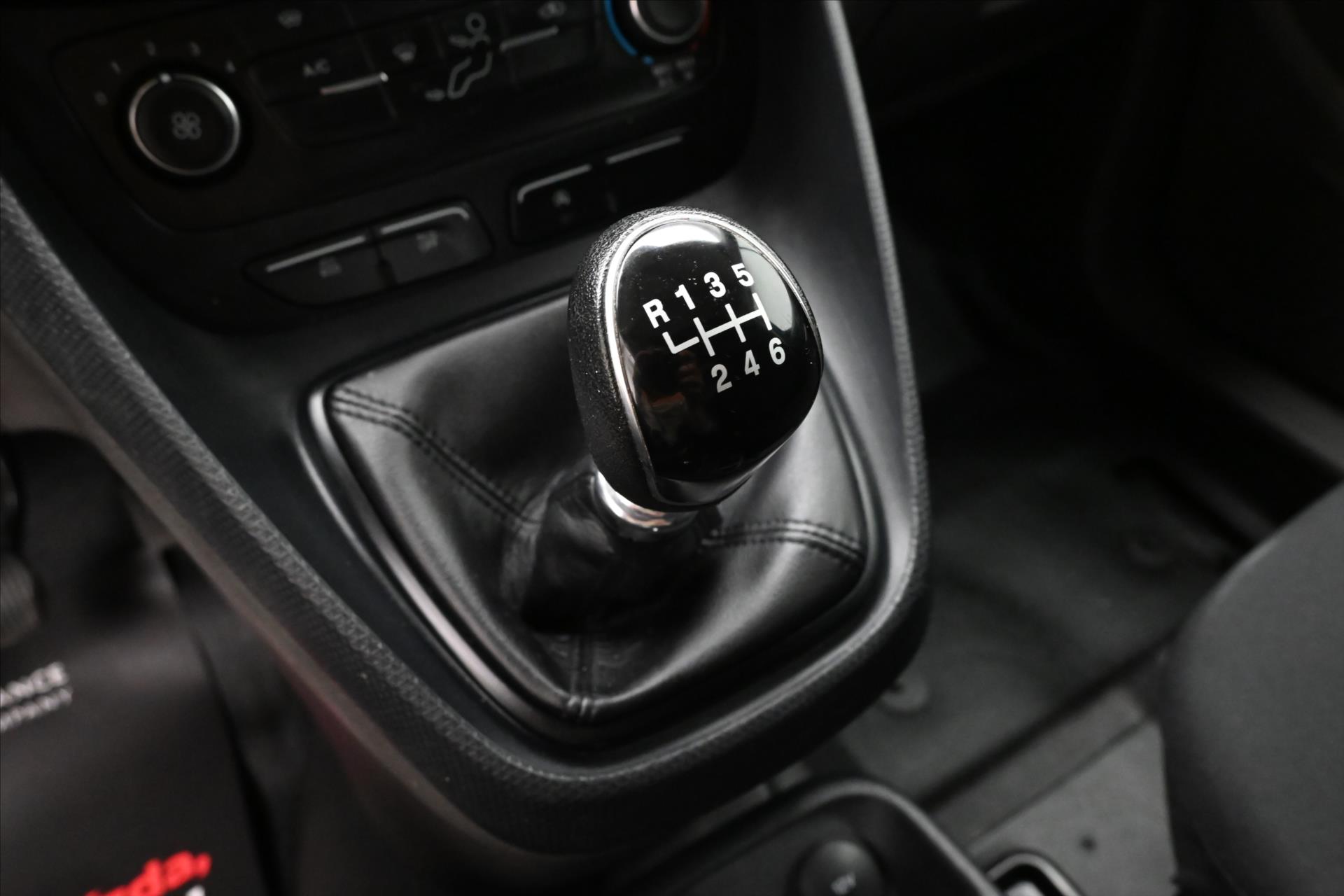 Hlavní fotografie vozu Ford Transit Connect 1,5 TDCI 76 kW Ecoblue Záruka až 5 let (22)