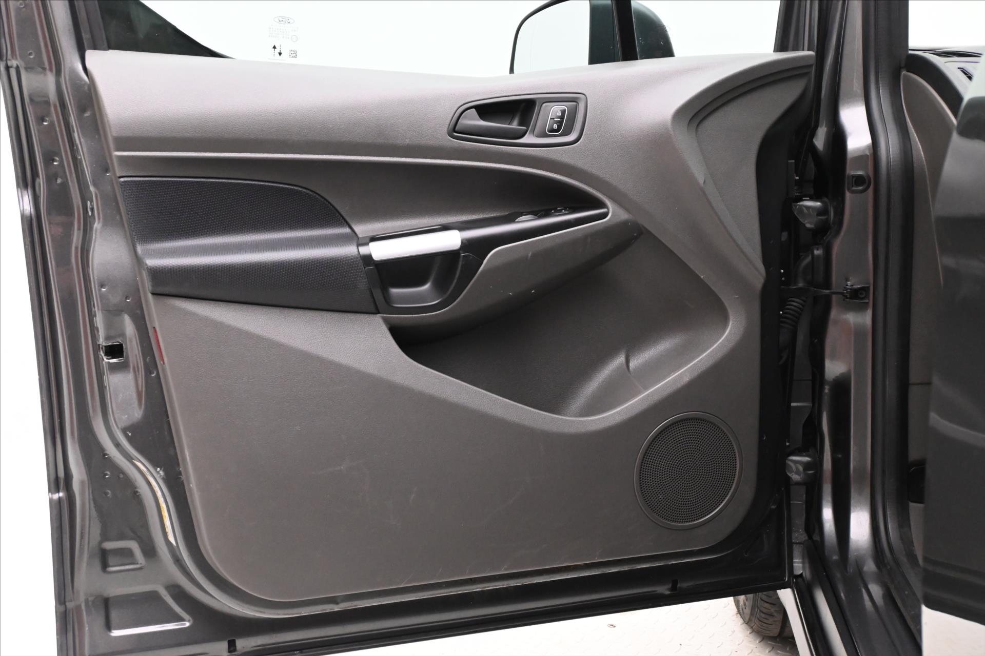 Hlavní fotografie vozu Ford Transit Connect 1,5 TDCI 76 kW Ecoblue Záruka až 5 let (24)