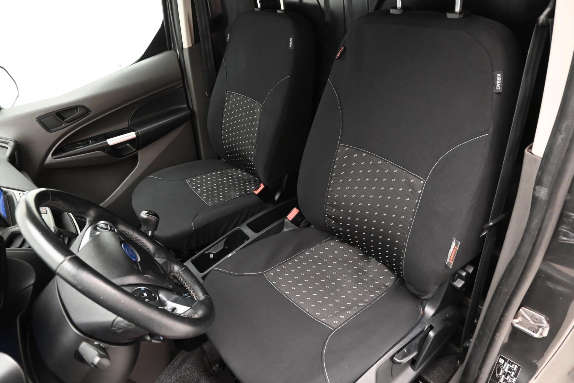 Hlavní fotografie vozu Ford Transit Connect 1,5 TDCI 76 kW Ecoblue Záruka až 5 let (27)