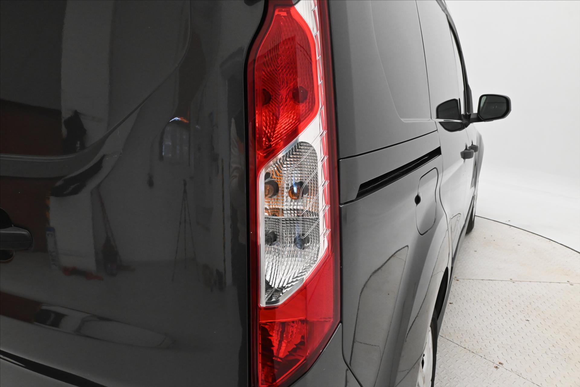 Hlavní fotografie vozu Ford Transit Connect 1,5 TDCI 76 kW Ecoblue Záruka až 5 let (29)