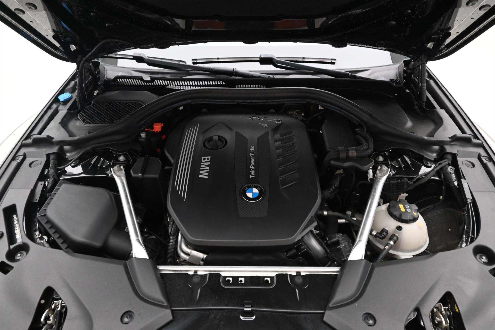 Hlavní fotografie vozu BMW Řada 5 3,0 530d 195 kW xDrive SPORTline Záruka až 5 let (9)