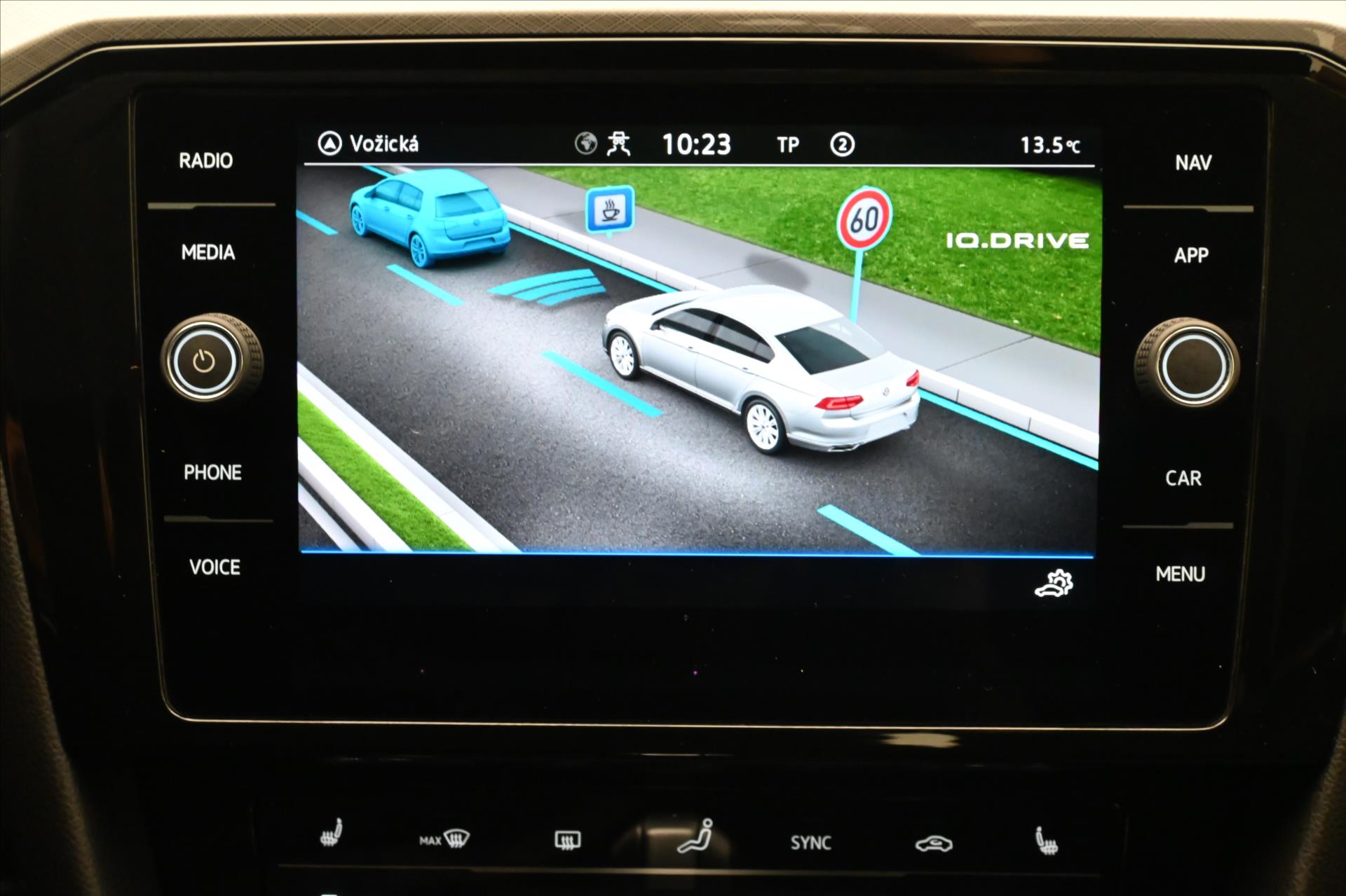 Hlavní fotografie vozu Volkswagen Passat 1,4 TSI GTE 160 kW DSG Highline Záruka až 5 let (19)