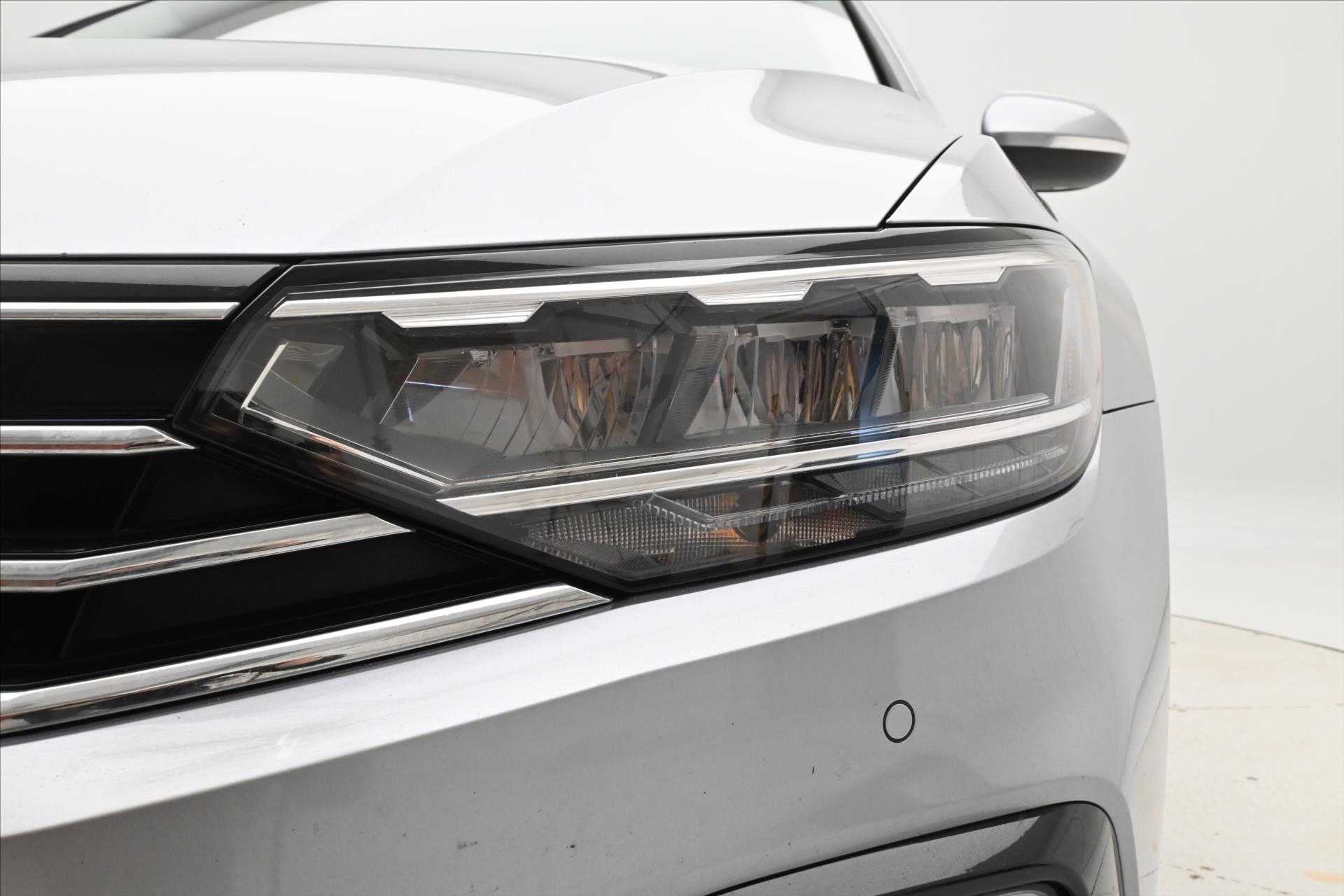 Hlavní fotografie vozu Volkswagen Passat 1,4 TSI GTE 160 kW DSG Highline Záruka až 5 let (30)