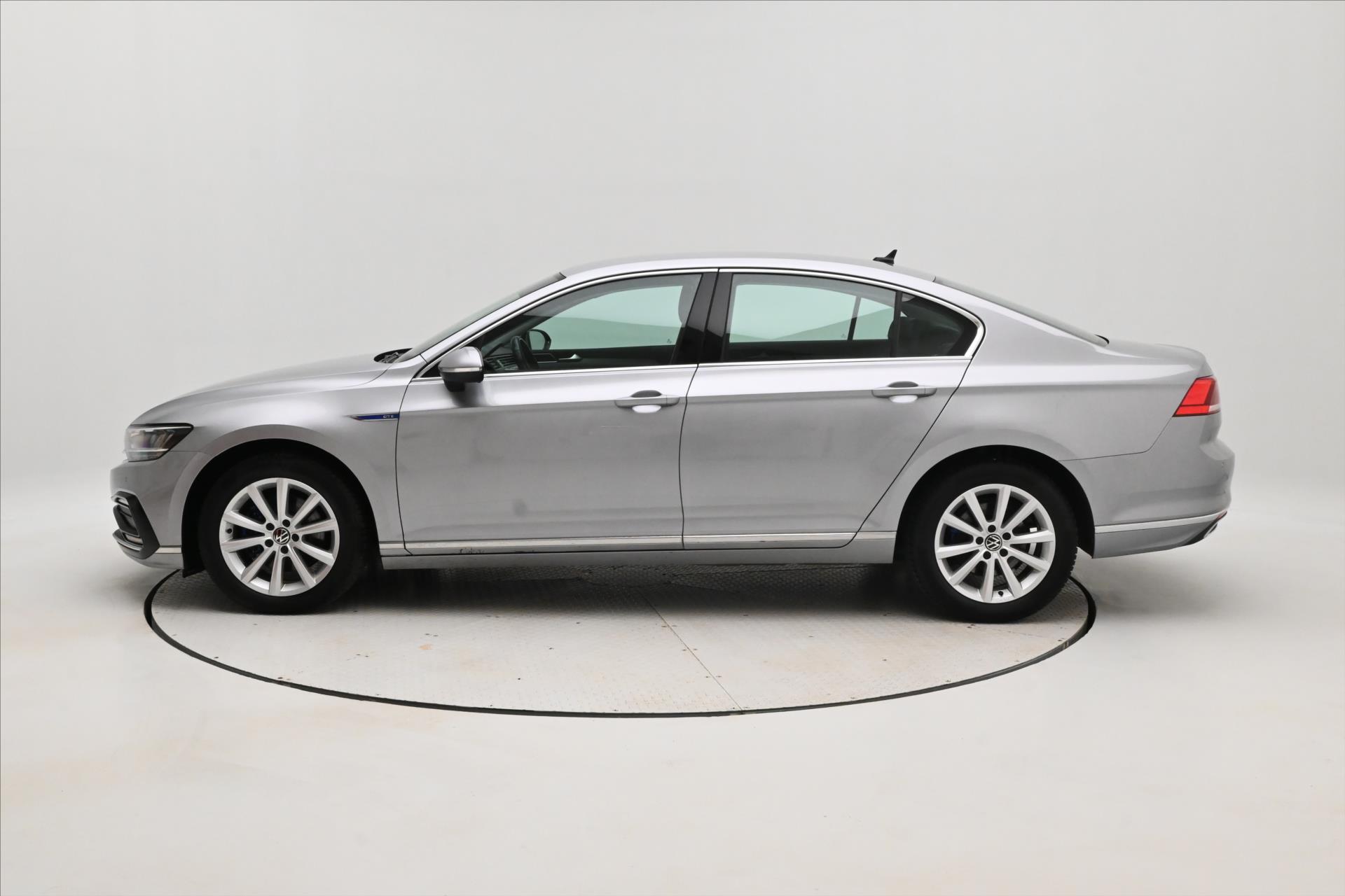 Hlavní fotografie vozu Volkswagen Passat 1,4 TSI GTE 160 kW DSG Highline Záruka až 5 let (8)