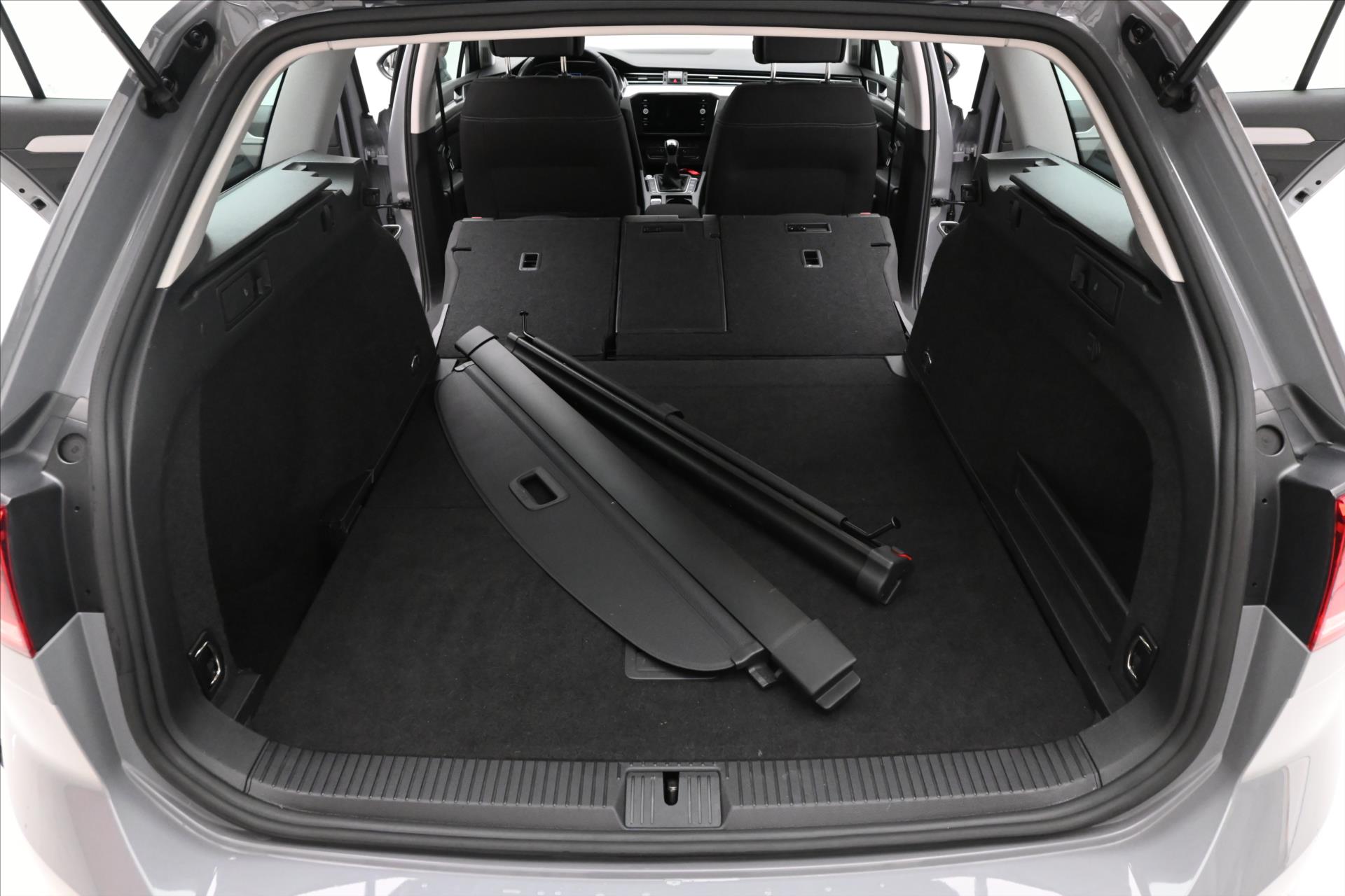 Hlavní fotografie vozu Volkswagen Passat 2,0 TDI 110 kW Business Záruka až 5 let (11)