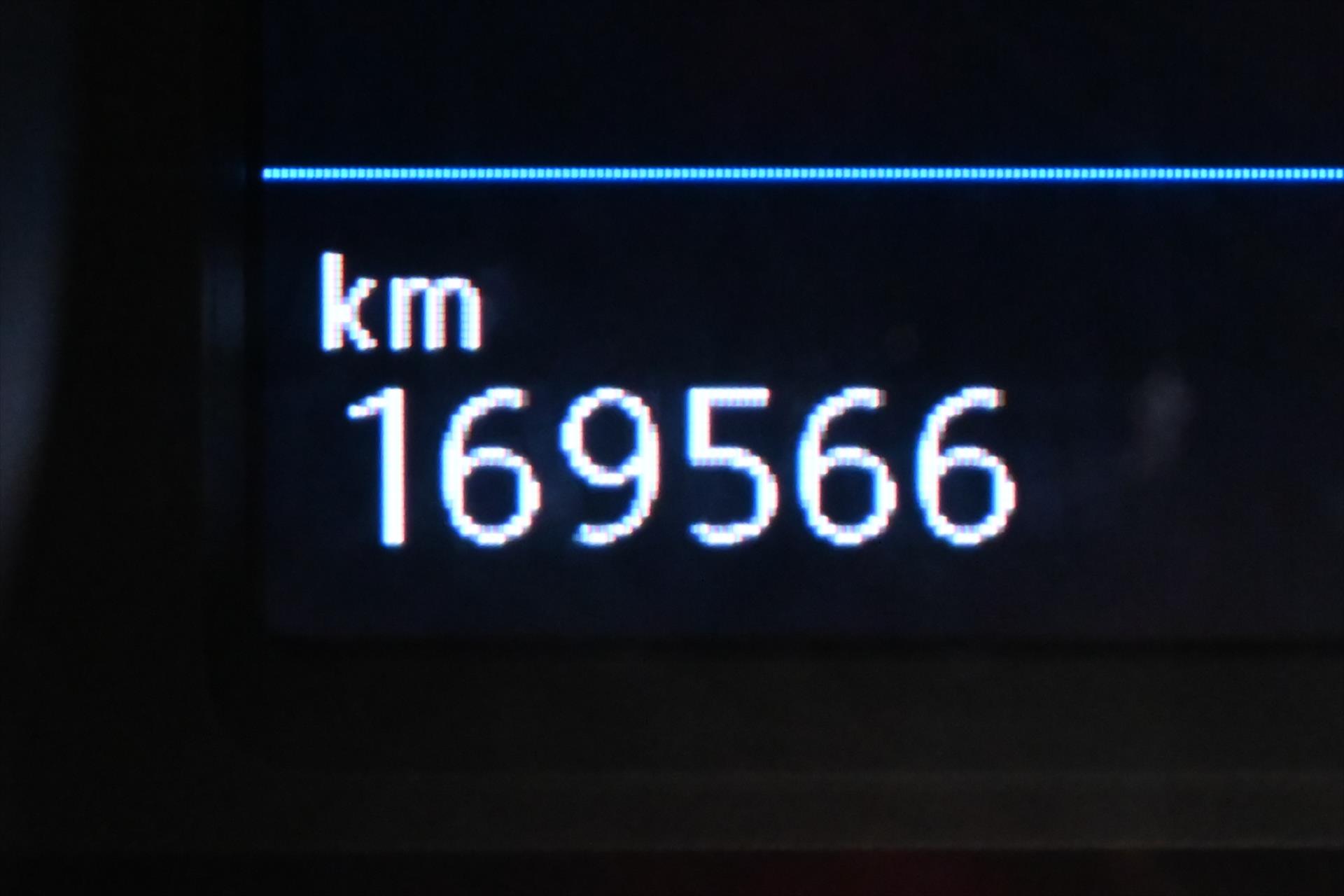 Hlavní fotografie vozu Volkswagen Passat 2,0 TDI 110 kW Business Záruka až 5 let (17)