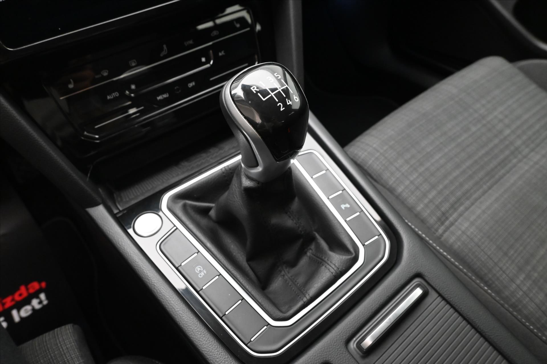 Hlavní fotografie vozu Volkswagen Passat 2,0 TDI 110 kW Business Záruka až 5 let (23)