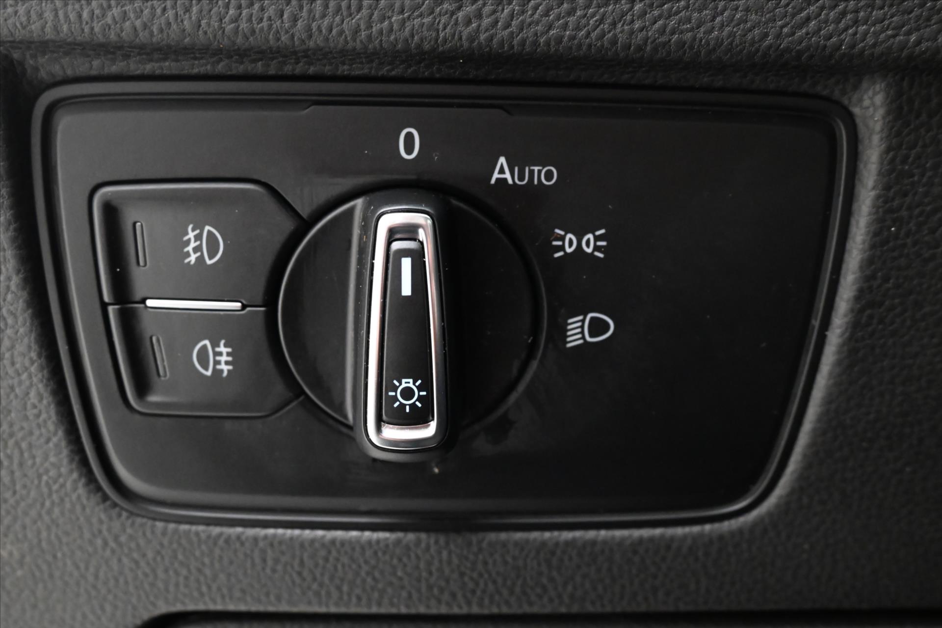 Hlavní fotografie vozu Volkswagen Passat 2,0 TDI 110 kW Business Záruka až 5 let (27)