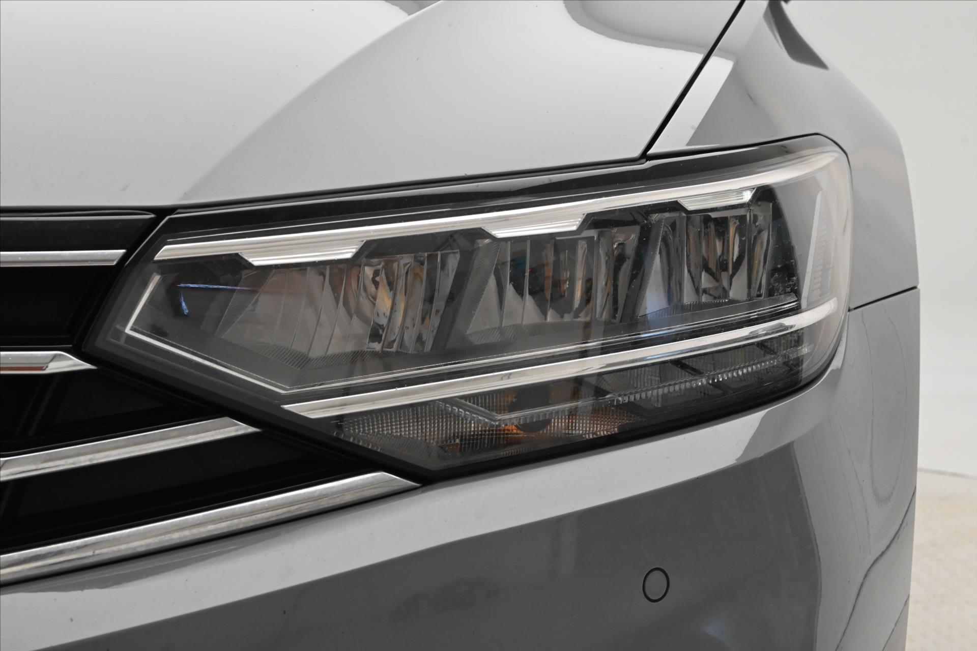 Hlavní fotografie vozu Volkswagen Passat 2,0 TDI 110 kW Business Záruka až 5 let (30)