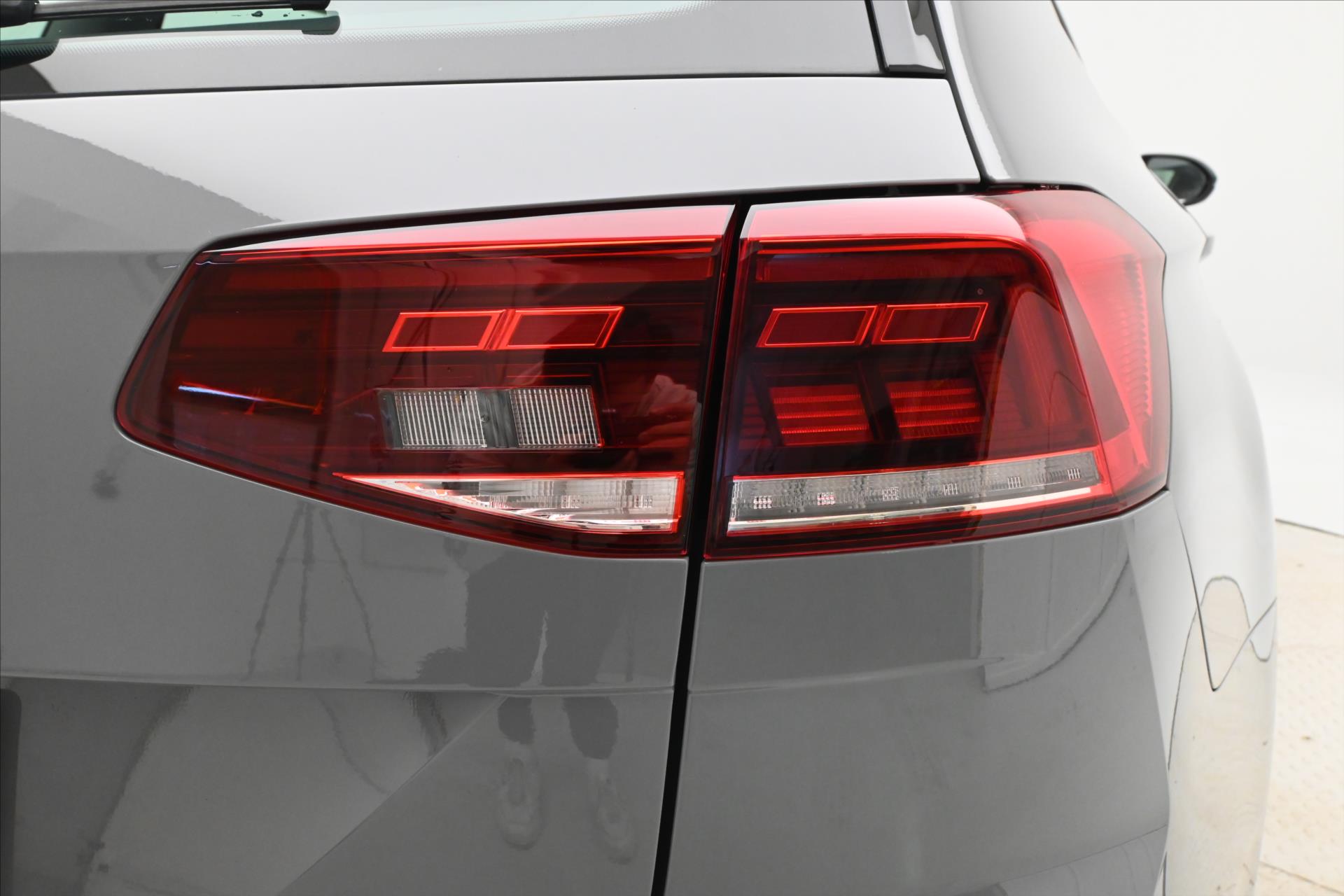Hlavní fotografie vozu Volkswagen Passat 2,0 TDI 110 kW Business Záruka až 5 let (31)