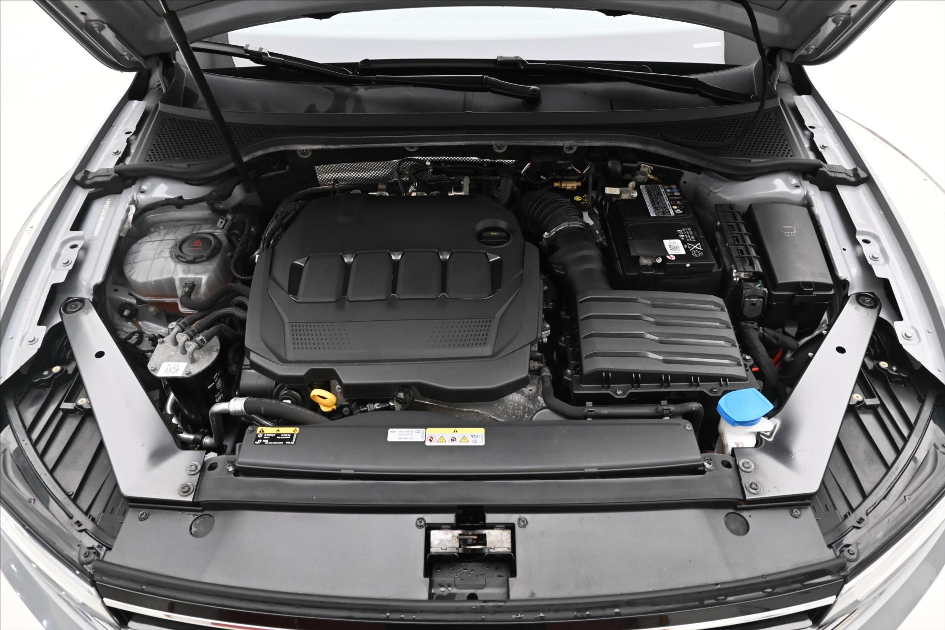 Hlavní fotografie vozu Volkswagen Passat 2,0 TDI 110 kW Business Záruka až 5 let (9)