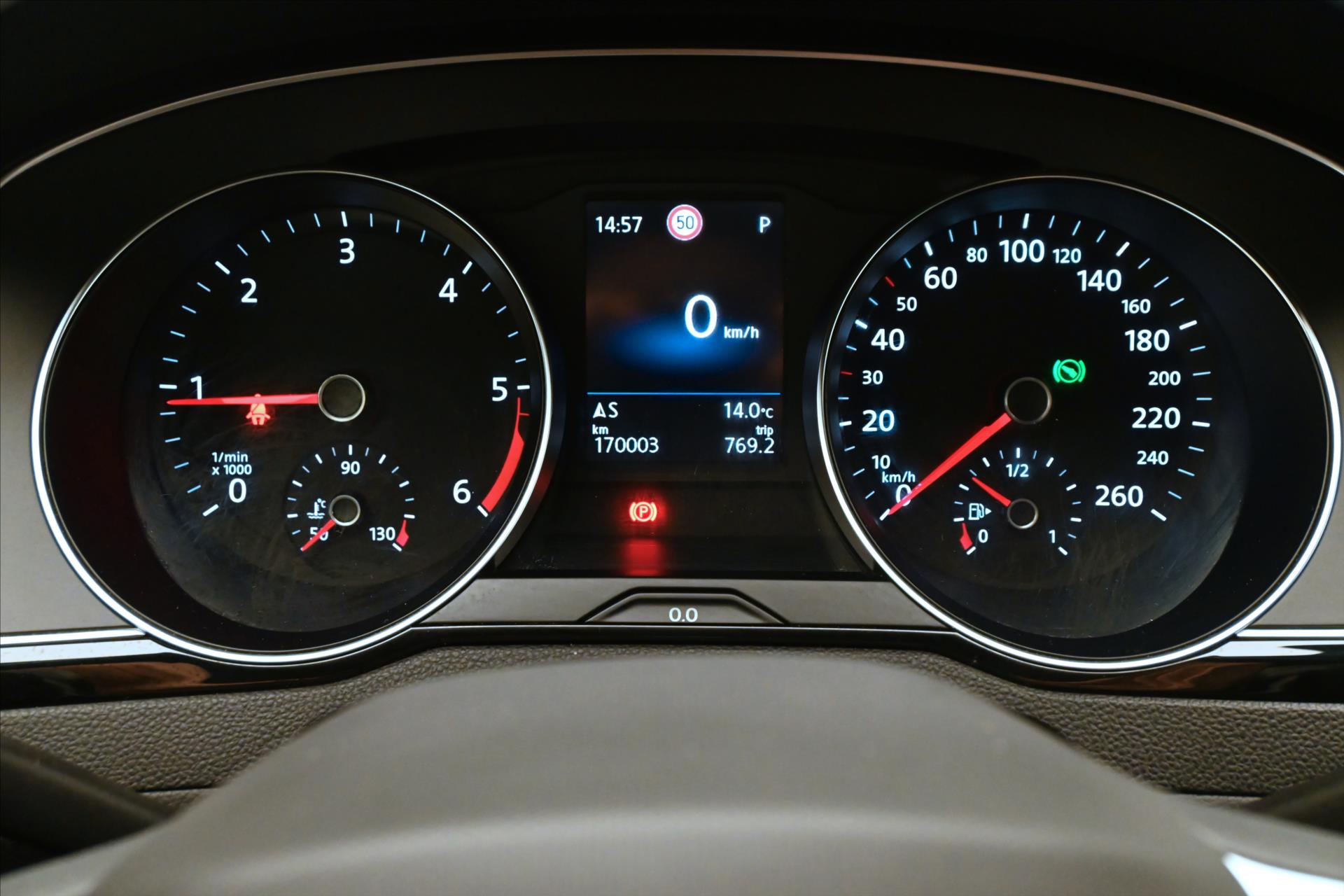 Hlavní fotografie vozu Volkswagen Passat 2,0 TDI 110 kW DSG Business Záruka až 5 let (16)