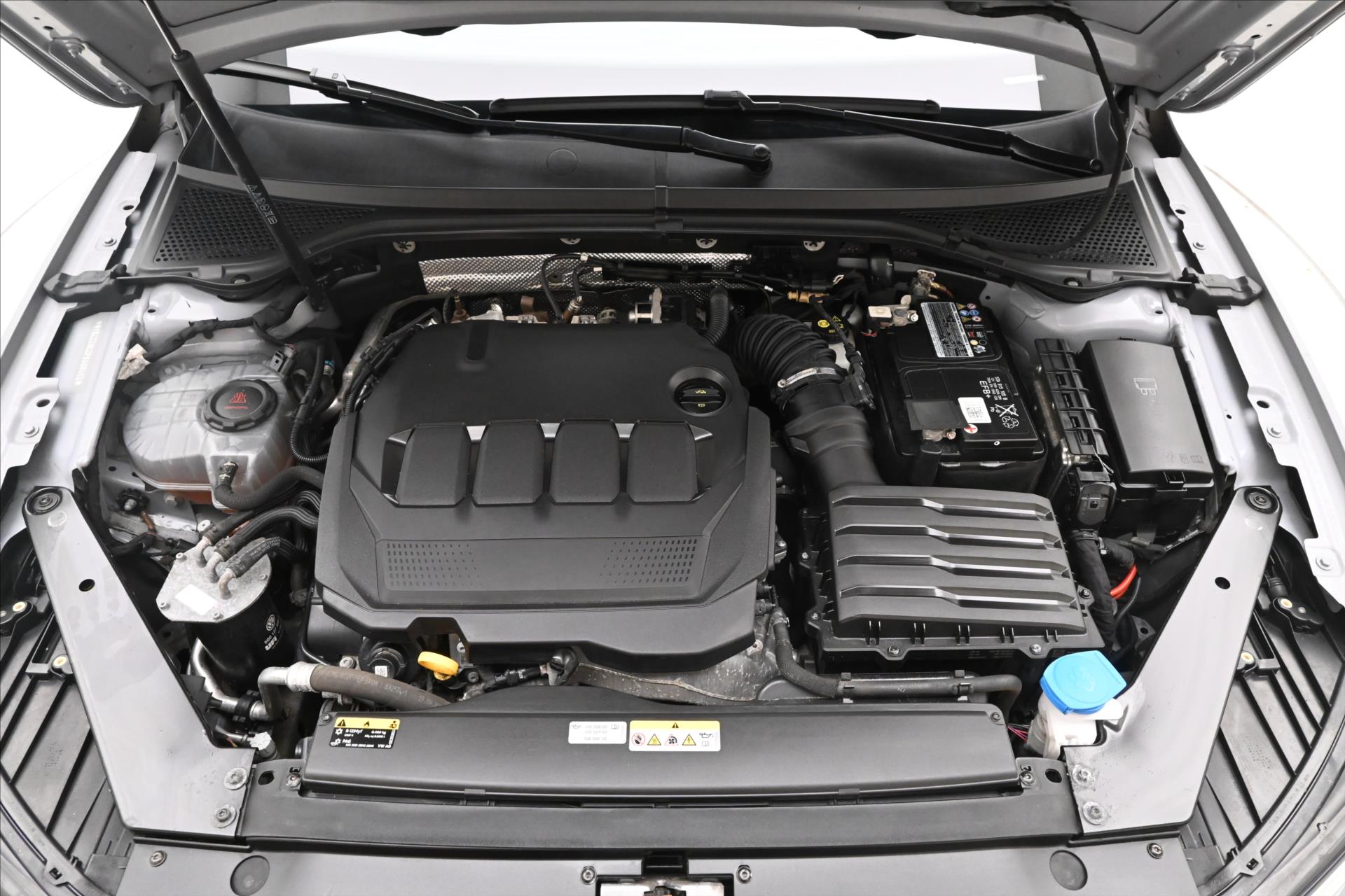 Hlavní fotografie vozu Volkswagen Passat 2,0 TDI 110 kW DSG Business Záruka až 5 let (9)