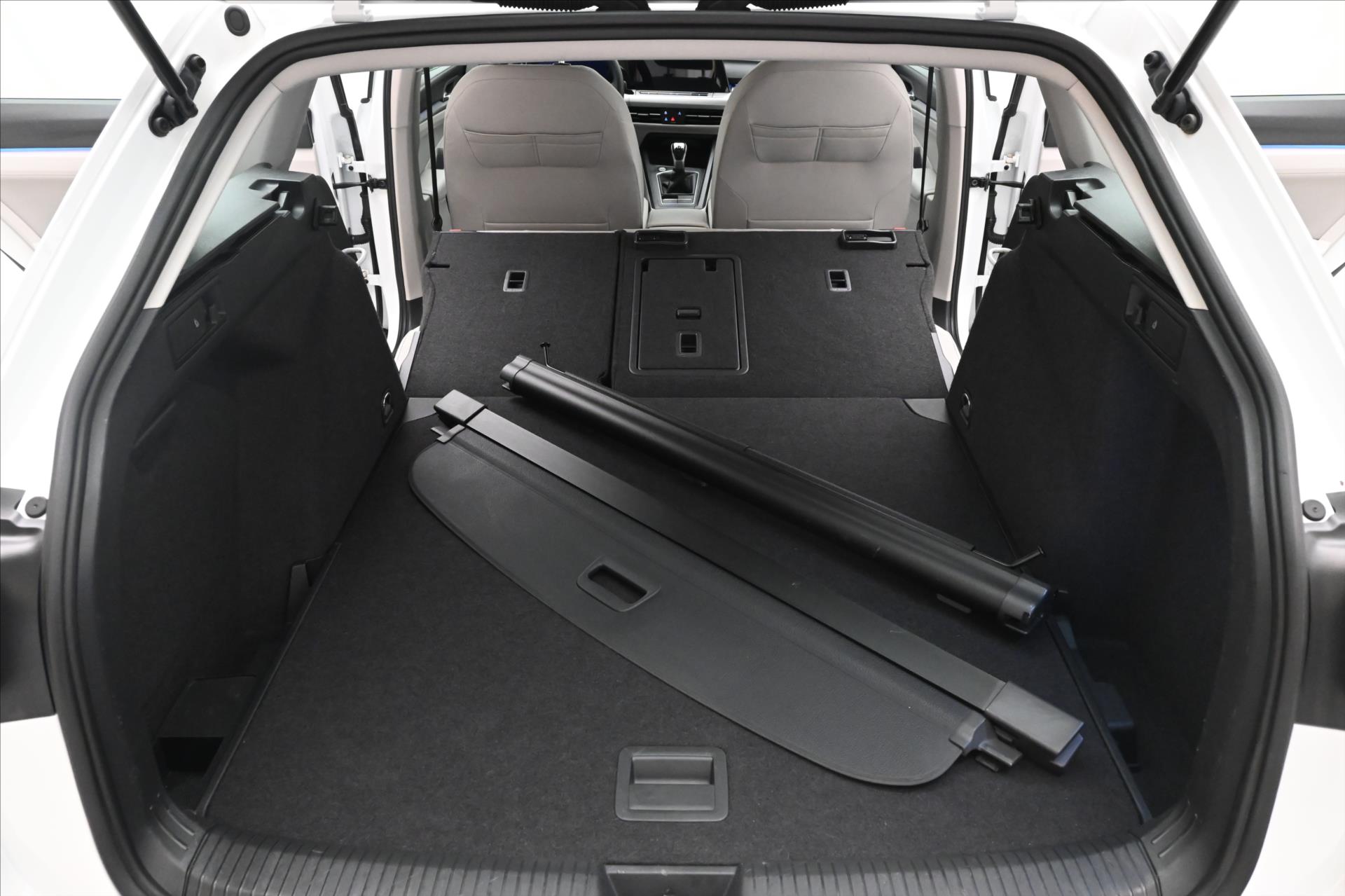 Hlavní fotografie vozu Volkswagen Golf 2,0 TDI 110kW Business LED Záruka až 5 let (11)