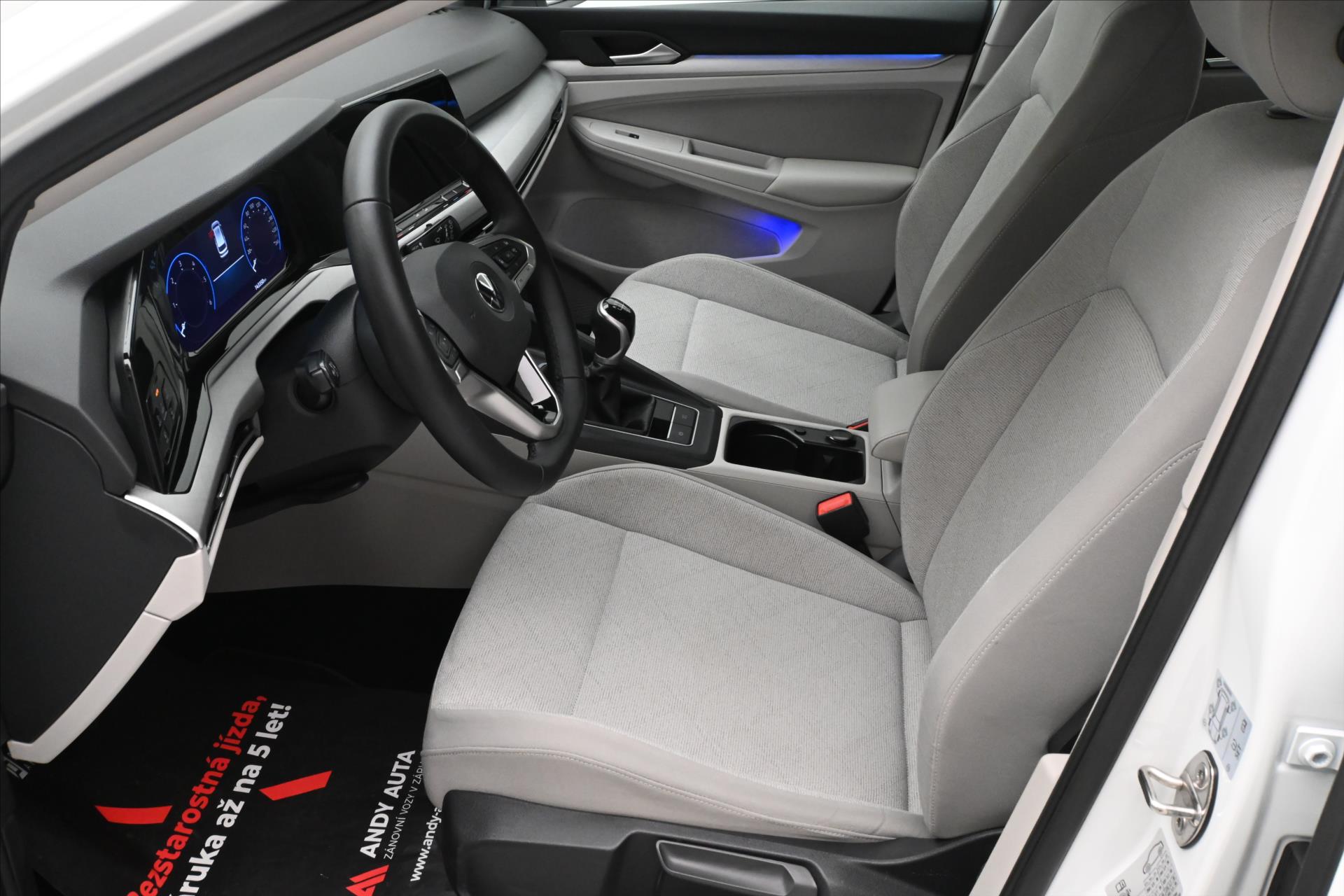 Hlavní fotografie vozu Volkswagen Golf 2,0 TDI 110kW Business LED Záruka až 5 let (13)