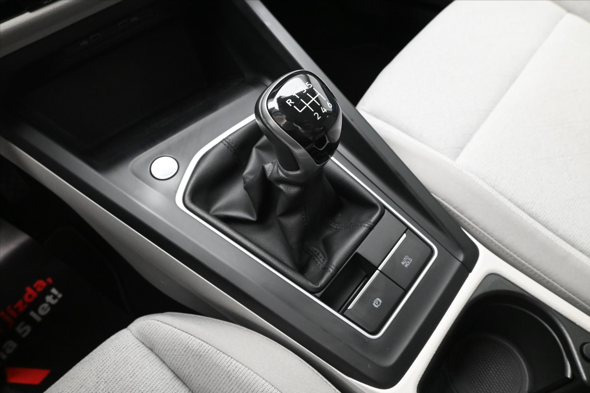 Hlavní fotografie vozu Volkswagen Golf 2,0 TDI 110kW Business LED Záruka až 5 let (23)