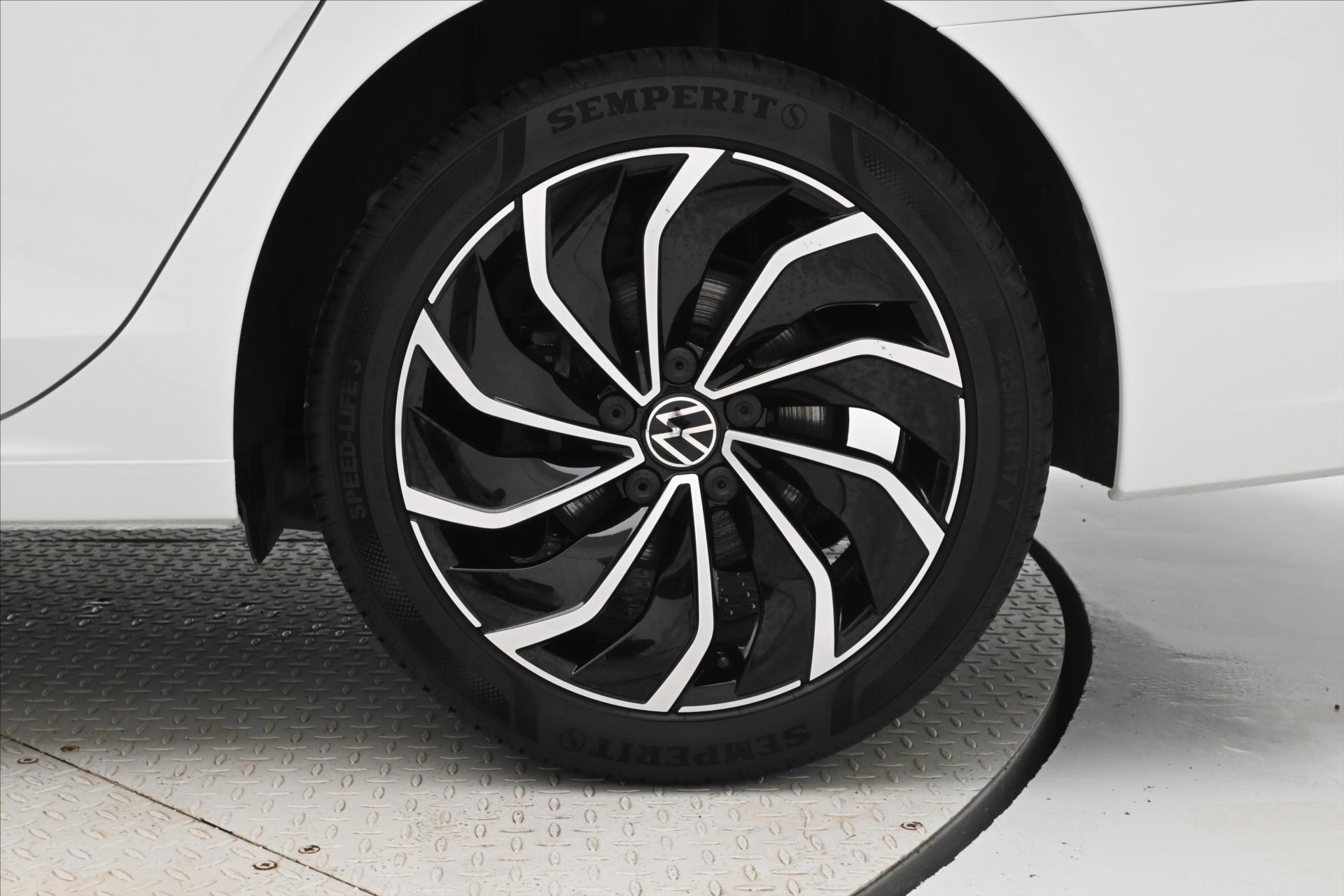Hlavní fotografie vozu Volkswagen Golf 2,0 TDI 110kW Business LED Záruka až 5 let (31)