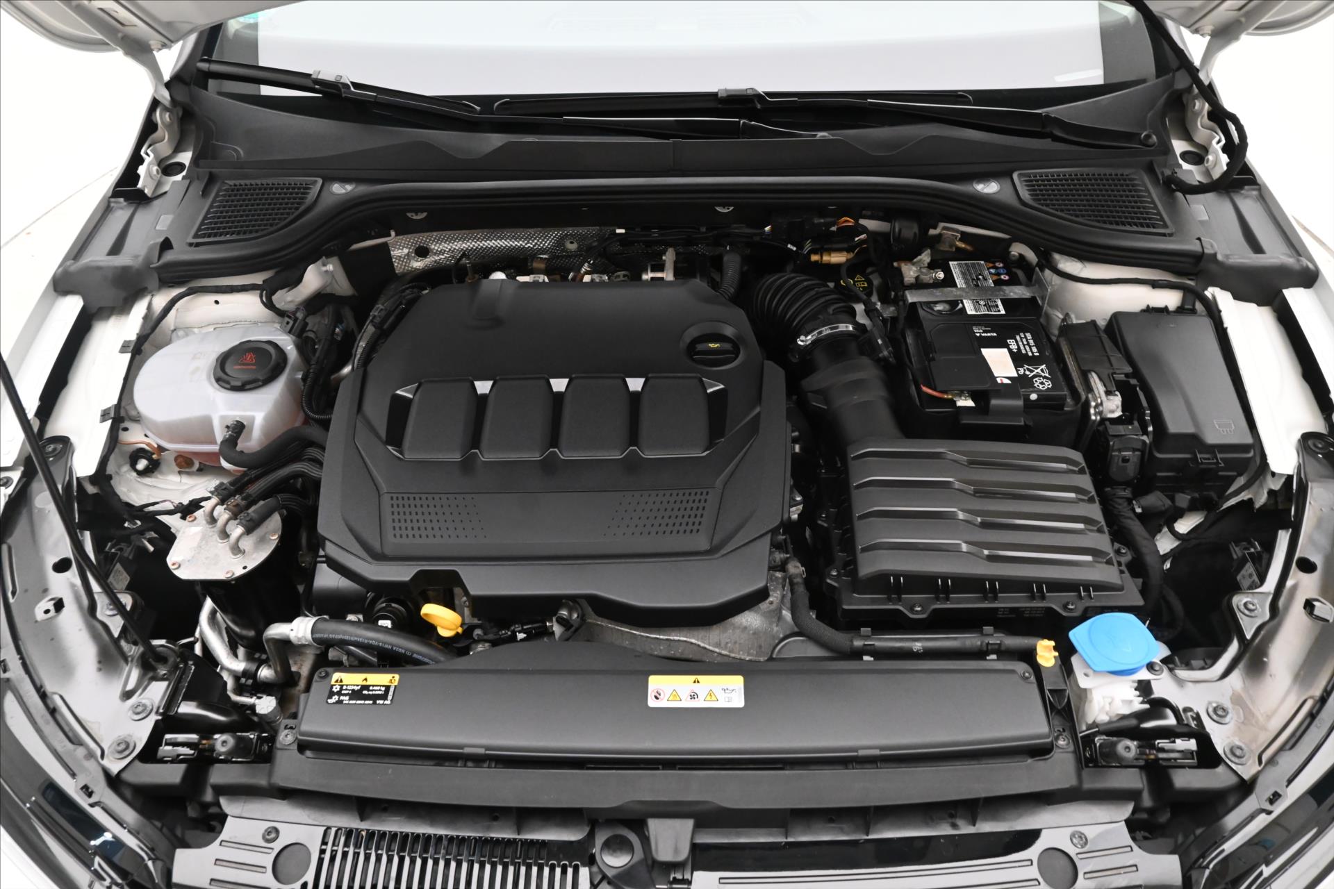 Hlavní fotografie vozu Volkswagen Golf 2,0 TDI 110kW Business LED Záruka až 5 let (9)