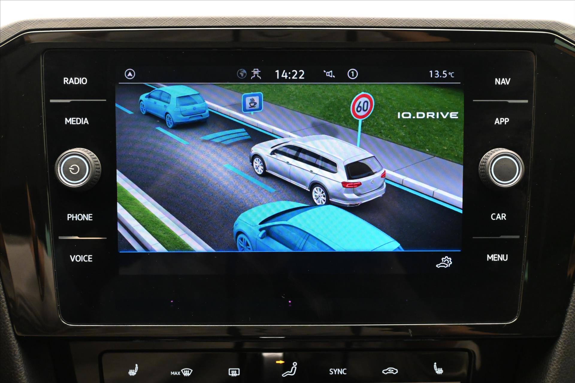 Hlavní fotografie vozu Volkswagen Passat 2,0 TDI 110kW DSG Business Záruka až 5 let (19)