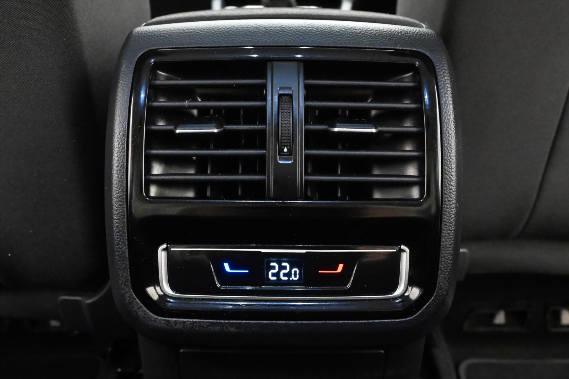 Hlavní fotografie vozu Volkswagen Passat 2,0 TDI 110kW DSG Business Záruka až 5 let (22)