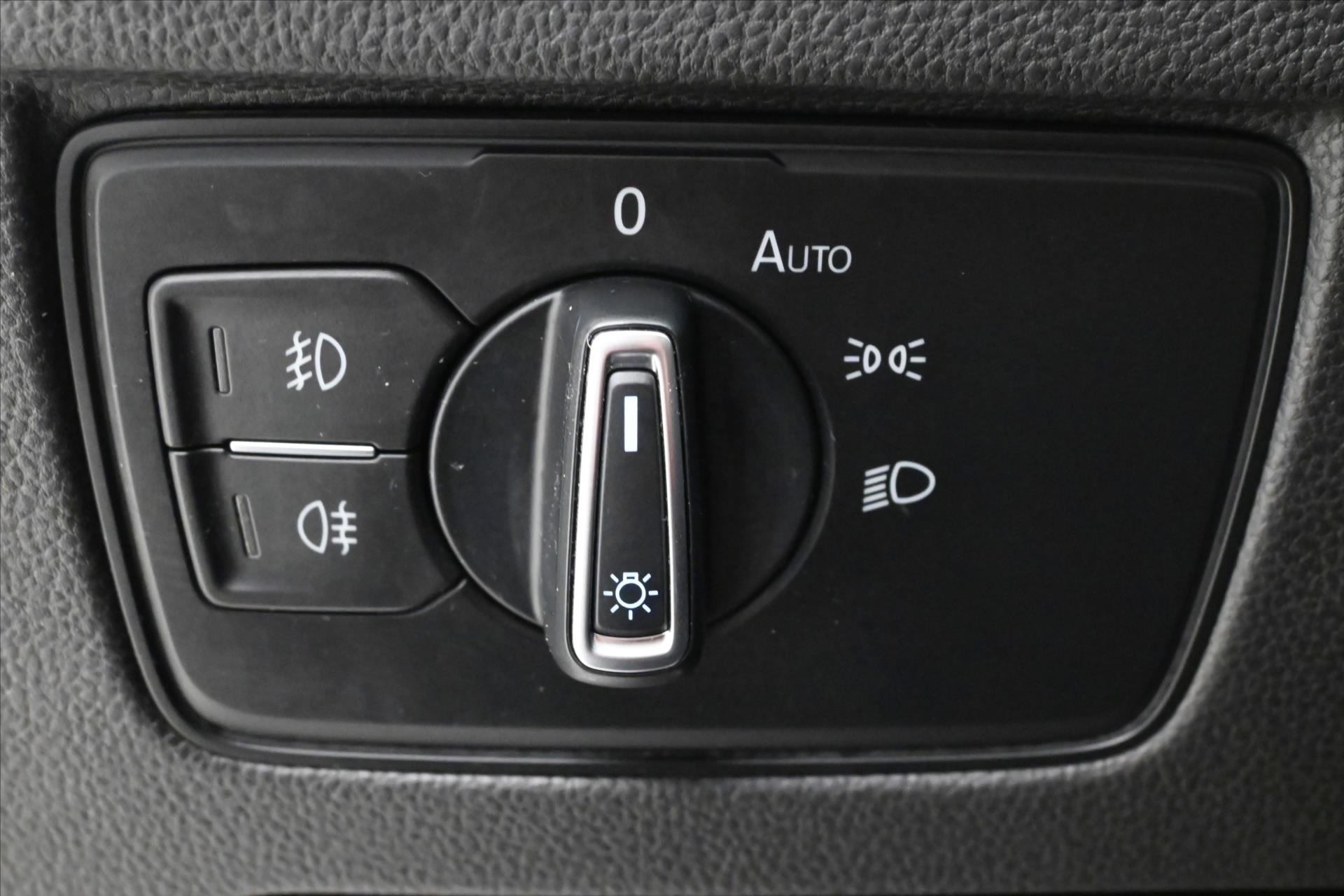 Hlavní fotografie vozu Volkswagen Passat 2,0 TDI 110kW DSG Business Záruka až 5 let (27)
