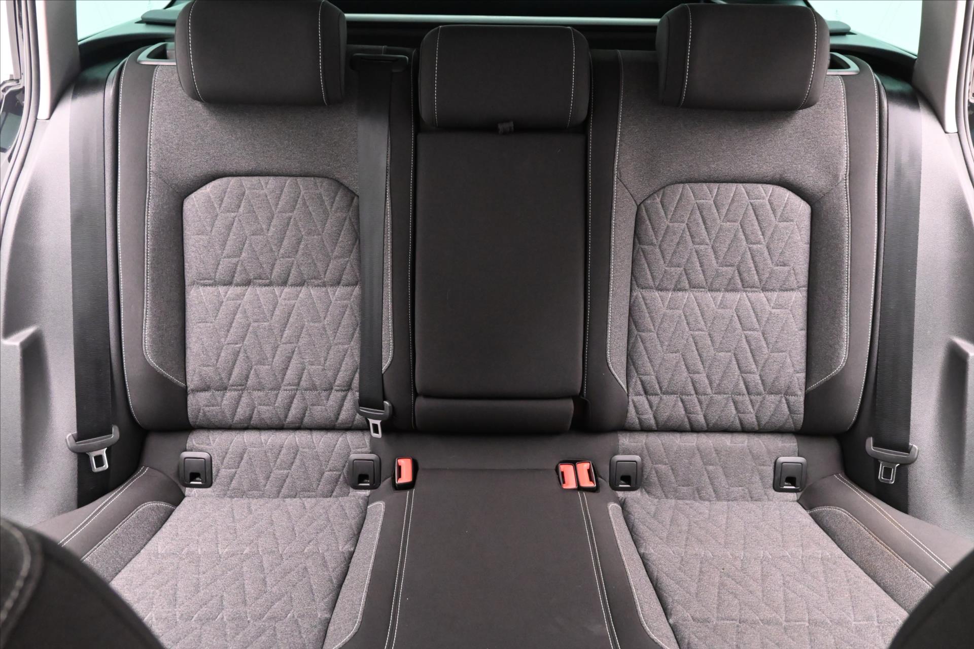 Hlavní fotografie vozu Volkswagen Passat 2,0 TDI 110kW DSG Business Záruka až 5 let (29)