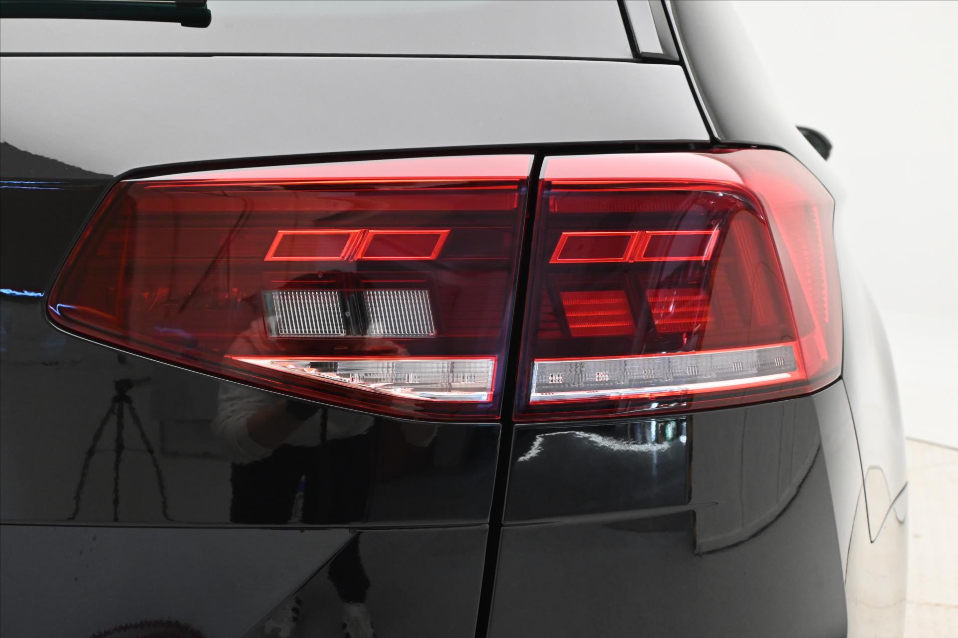 Hlavní fotografie vozu Volkswagen Passat 2,0 TDI 110kW DSG Business Záruka až 5 let (31)