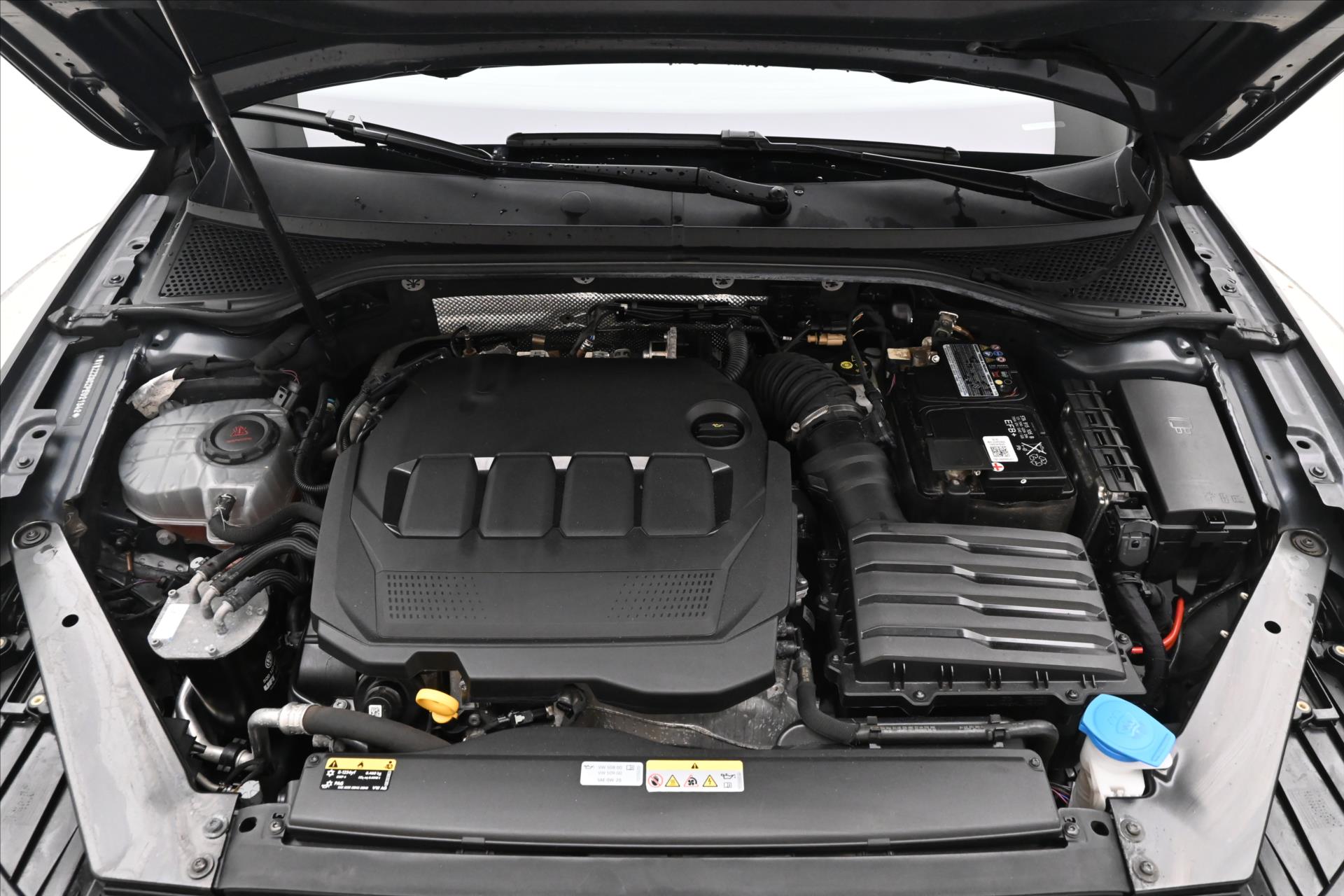 Hlavní fotografie vozu Volkswagen Passat 2,0 TDI 110kW DSG Business Záruka až 5 let (9)