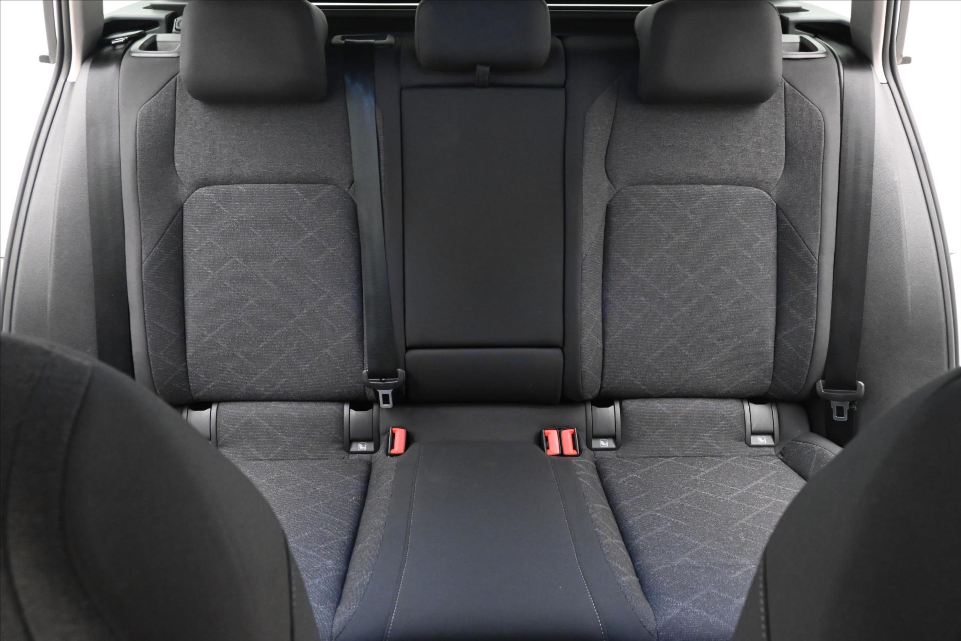 Hlavní fotografie vozu Volkswagen Golf 2,0 TDI 110 kW DSG Business Záruka až 5 let (26)
