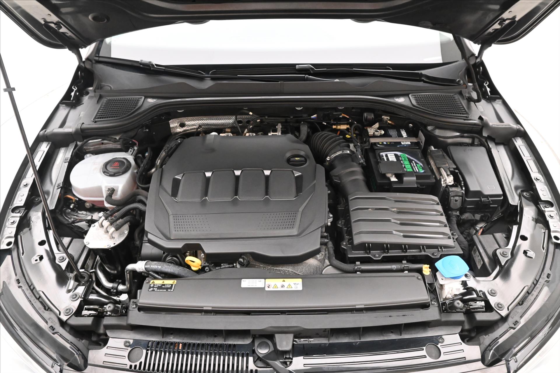 Hlavní fotografie vozu Volkswagen Golf 2,0 TDI 110 kW DSG Business Záruka až 5 let (9)