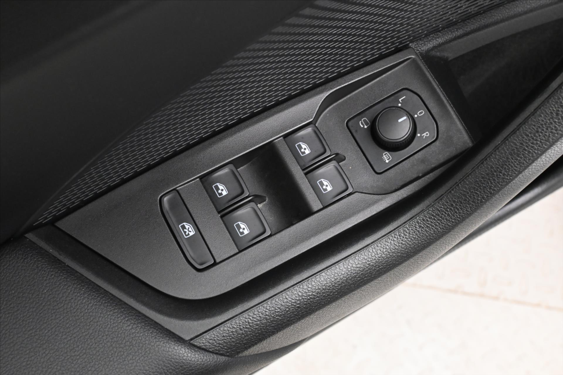 Main photo of the car Skoda Octavia 2.0 TDI 110 kW DSG NAVIGATION Warranty up to 5 years (25)