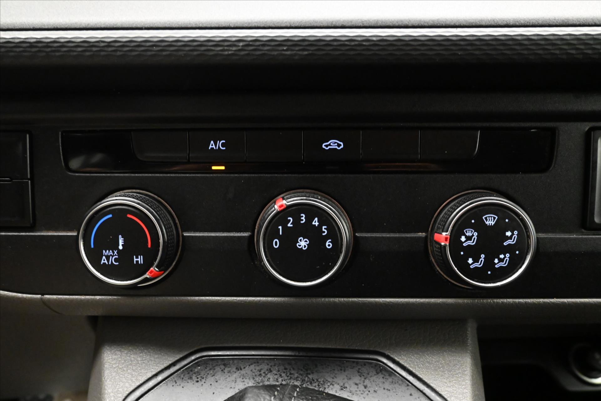 Hlavní fotografie vozu Volkswagen Transporter 2,0 TDI 110kW DSG Navi Záruka až 5 let (21)