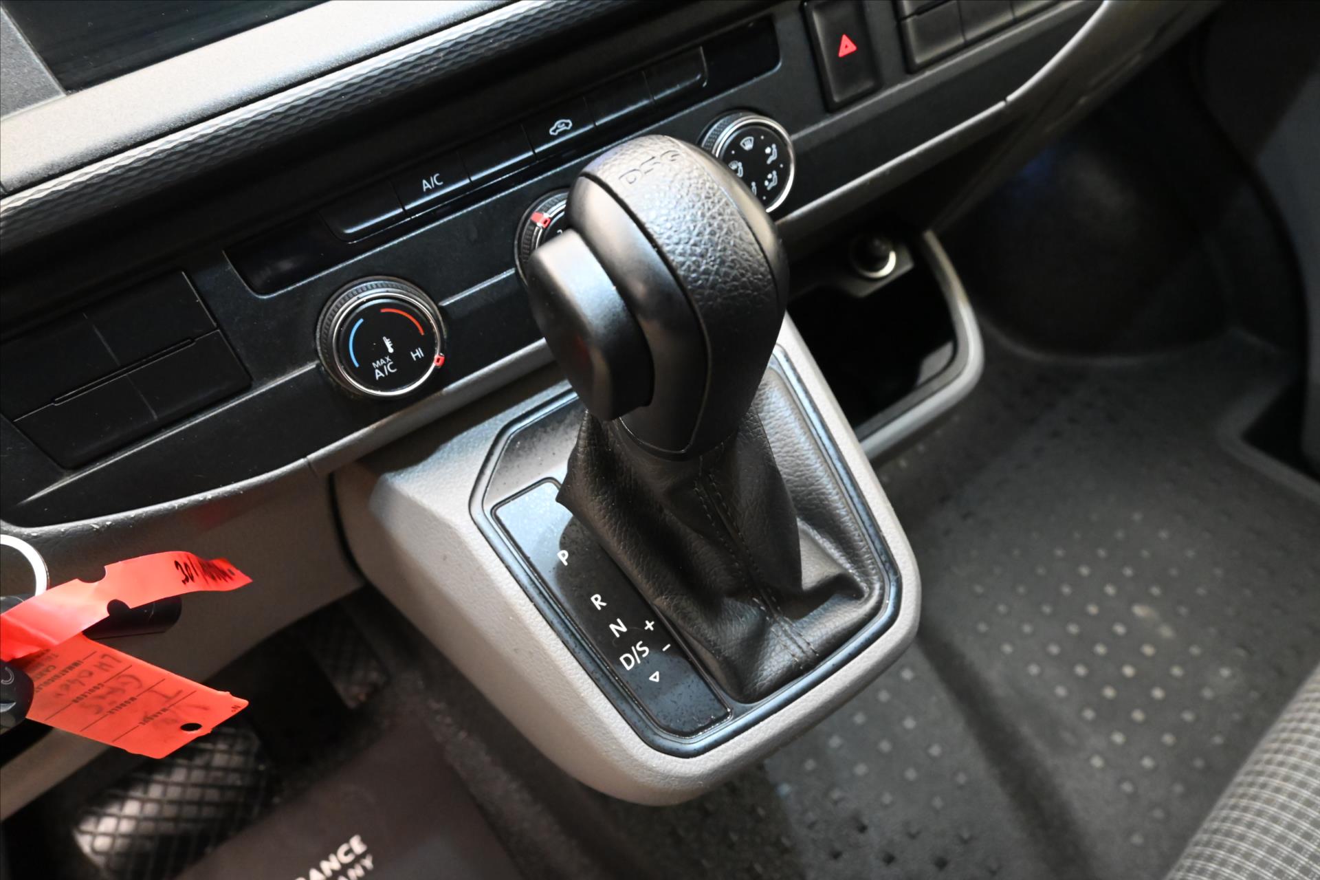 Hlavní fotografie vozu Volkswagen Transporter 2,0 TDI 110kW DSG Navi Záruka až 5 let (22)
