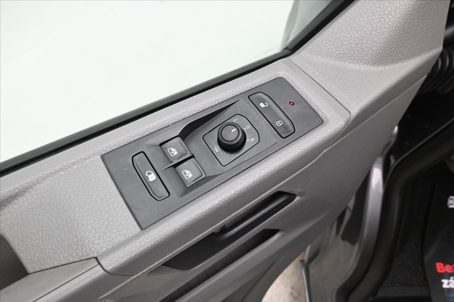 Hlavní fotografie vozu Volkswagen Transporter 2,0 TDI 110kW DSG Navi Záruka až 5 let (25)