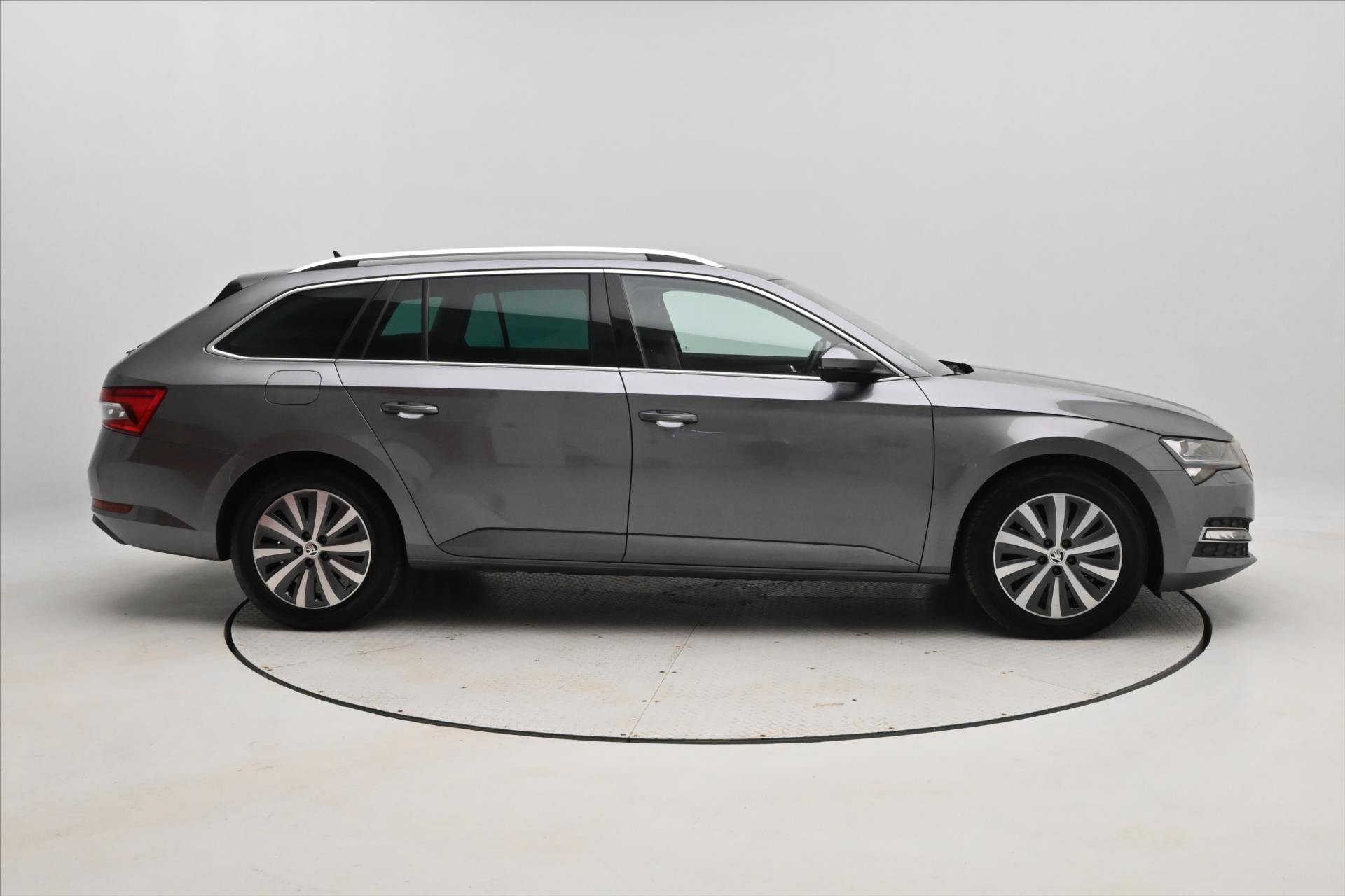 Hlavní fotografie vozu Škoda Superb 2,0 TDI 147 kW DSG Style Záruka až 5 let (4)