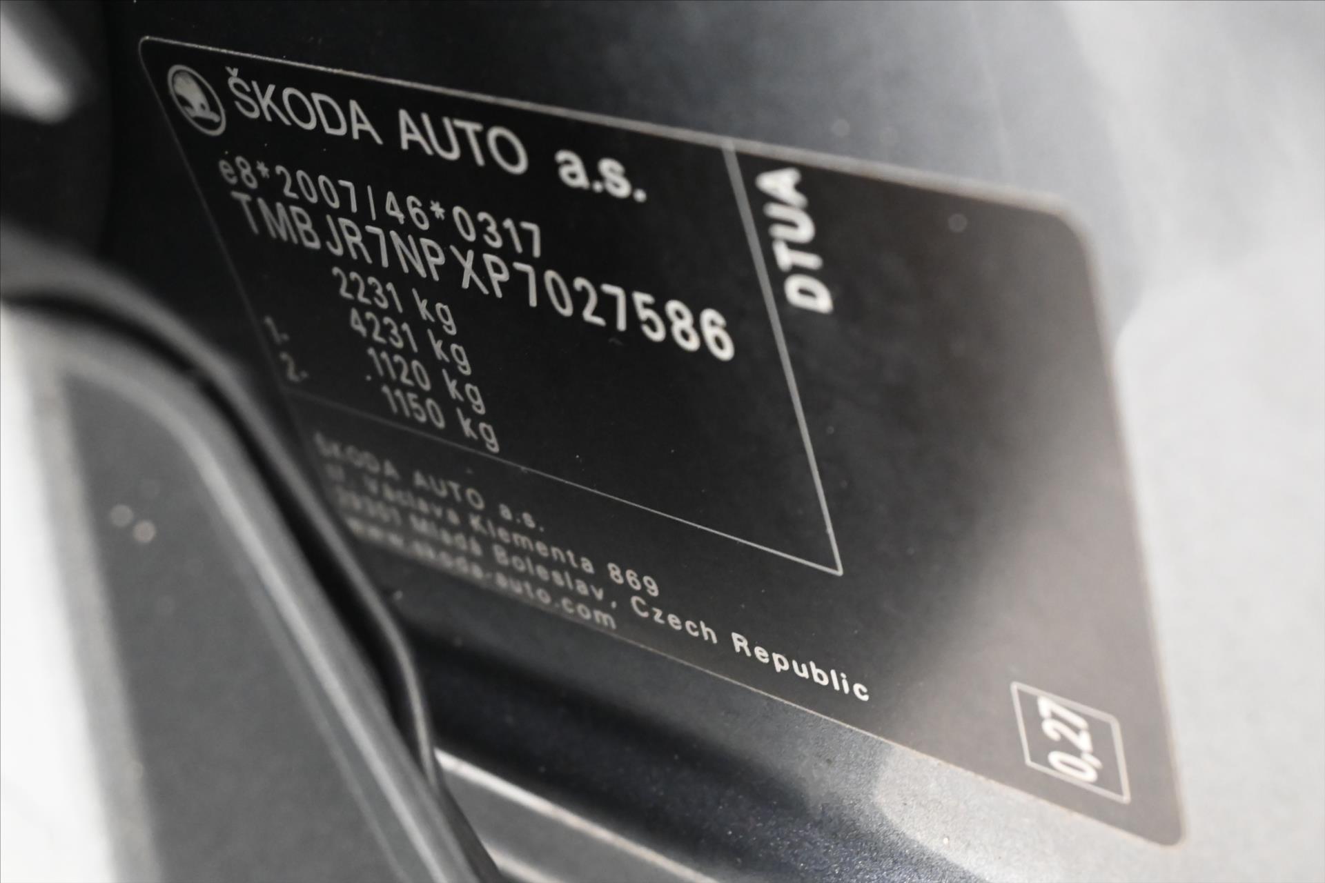 Hlavní fotografie vozu Škoda Superb 2,0 TDI 147kW DSG Style Záruka až 5 let (12)