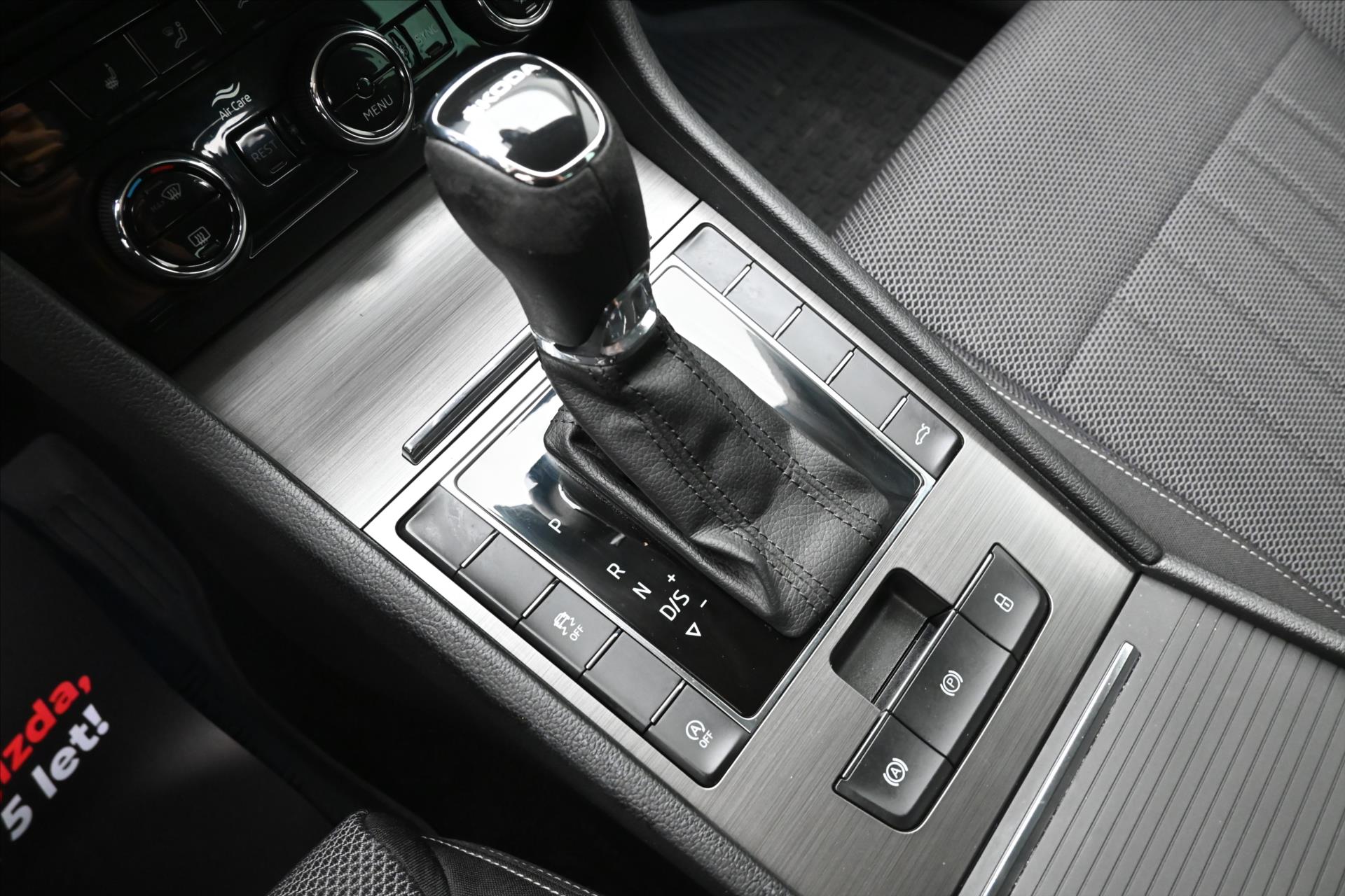 Hlavní fotografie vozu Škoda Superb 2,0 TDI 147kW DSG Style Záruka až 5 let (22)