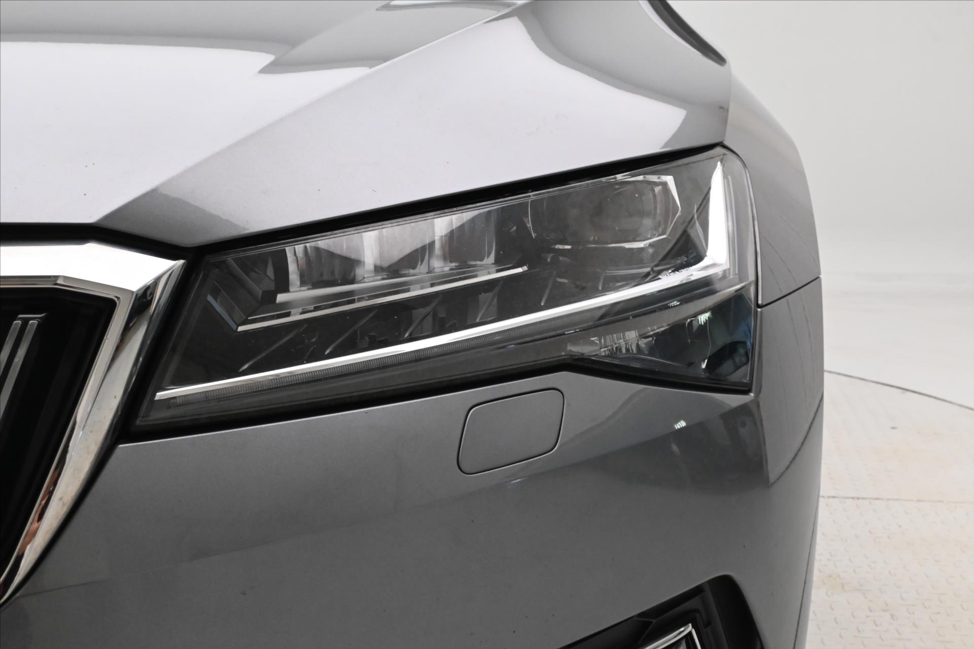 Hlavní fotografie vozu Škoda Superb 2,0 TDI 147kW DSG Style Záruka až 5 let (30)