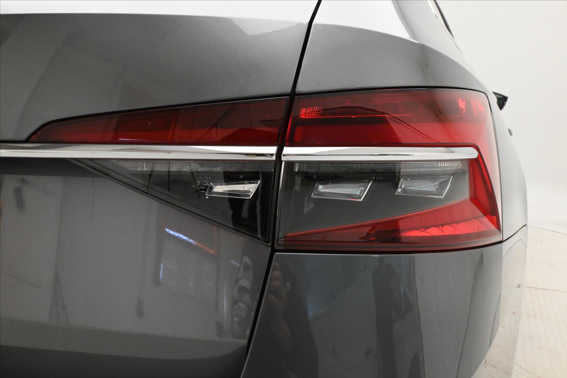 Hlavní fotografie vozu Škoda Superb 2,0 TDI 147kW DSG Style Záruka až 5 let (31)