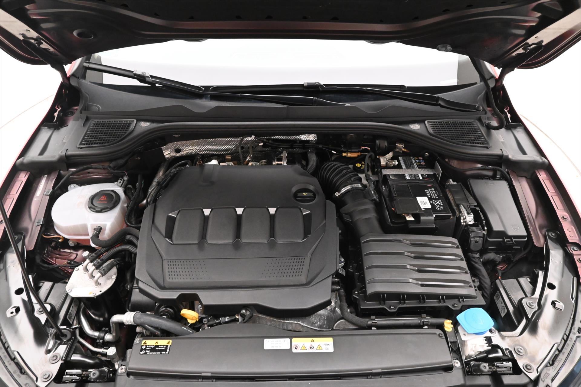 Hlavní fotografie vozu Volkswagen Golf 2,0 TDI 110 kW DSG Business Záruka až 5 let (9)