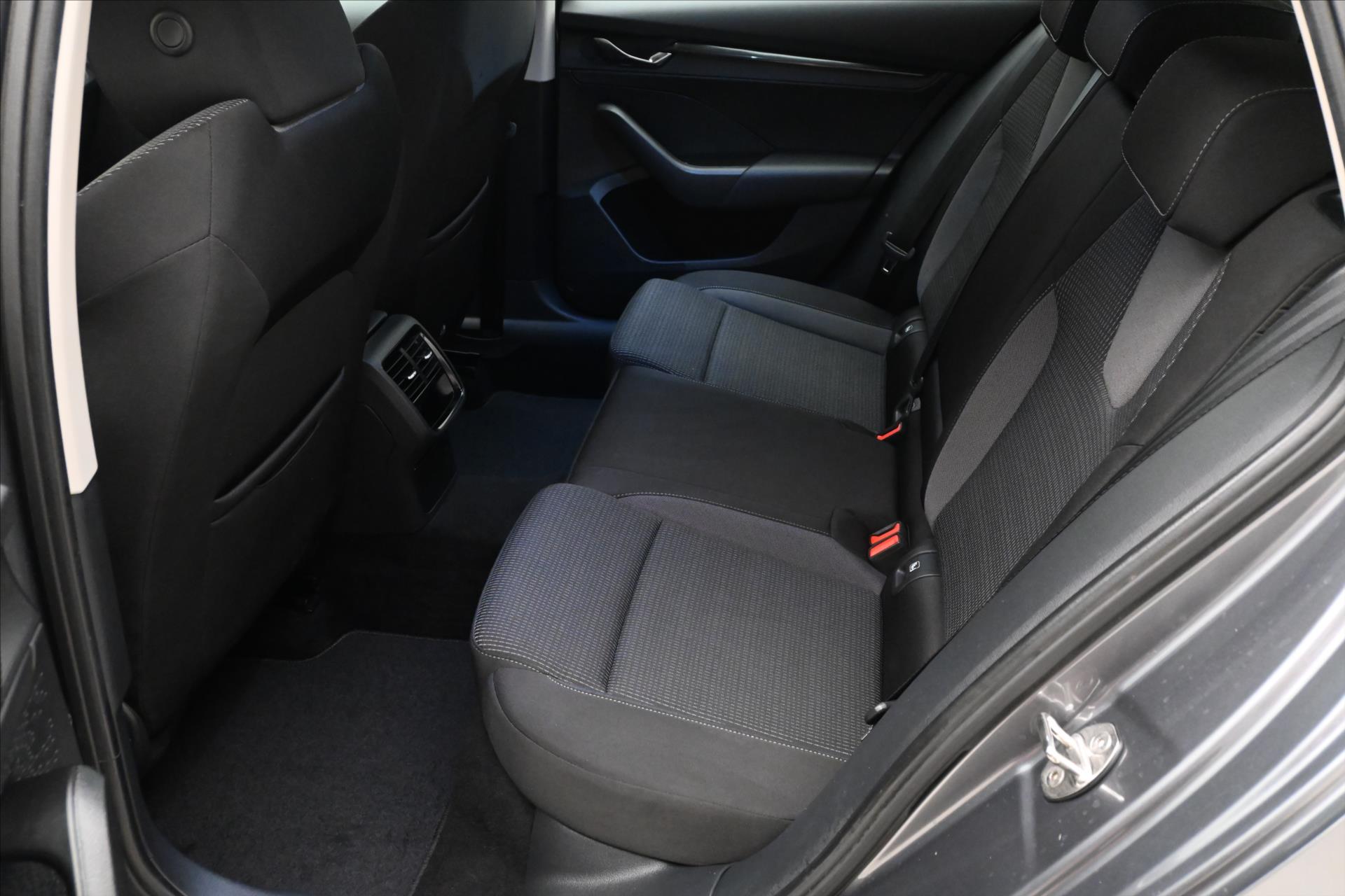 Main photo of the car Skoda Octavia 2.0 TDI 110kW DSG NAVIGATION Warranty up to 5 years (15)