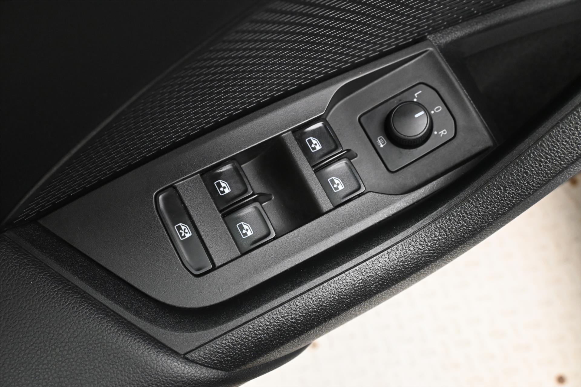 Main photo of the car Skoda Octavia 2.0 TDI 110kW DSG NAVIGATION Warranty up to 5 years (26)