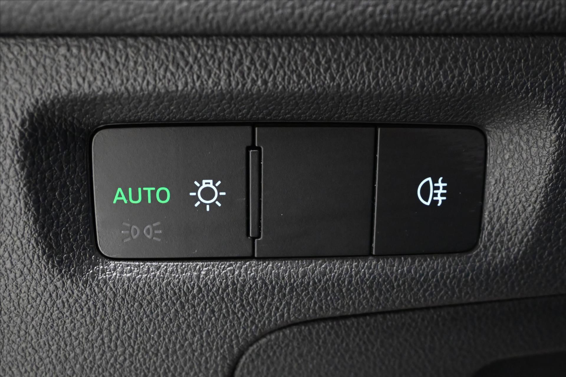 Main photo of the car Skoda Octavia 2.0 TDI 110kW DSG NAVIGATION Warranty up to 5 years (27)